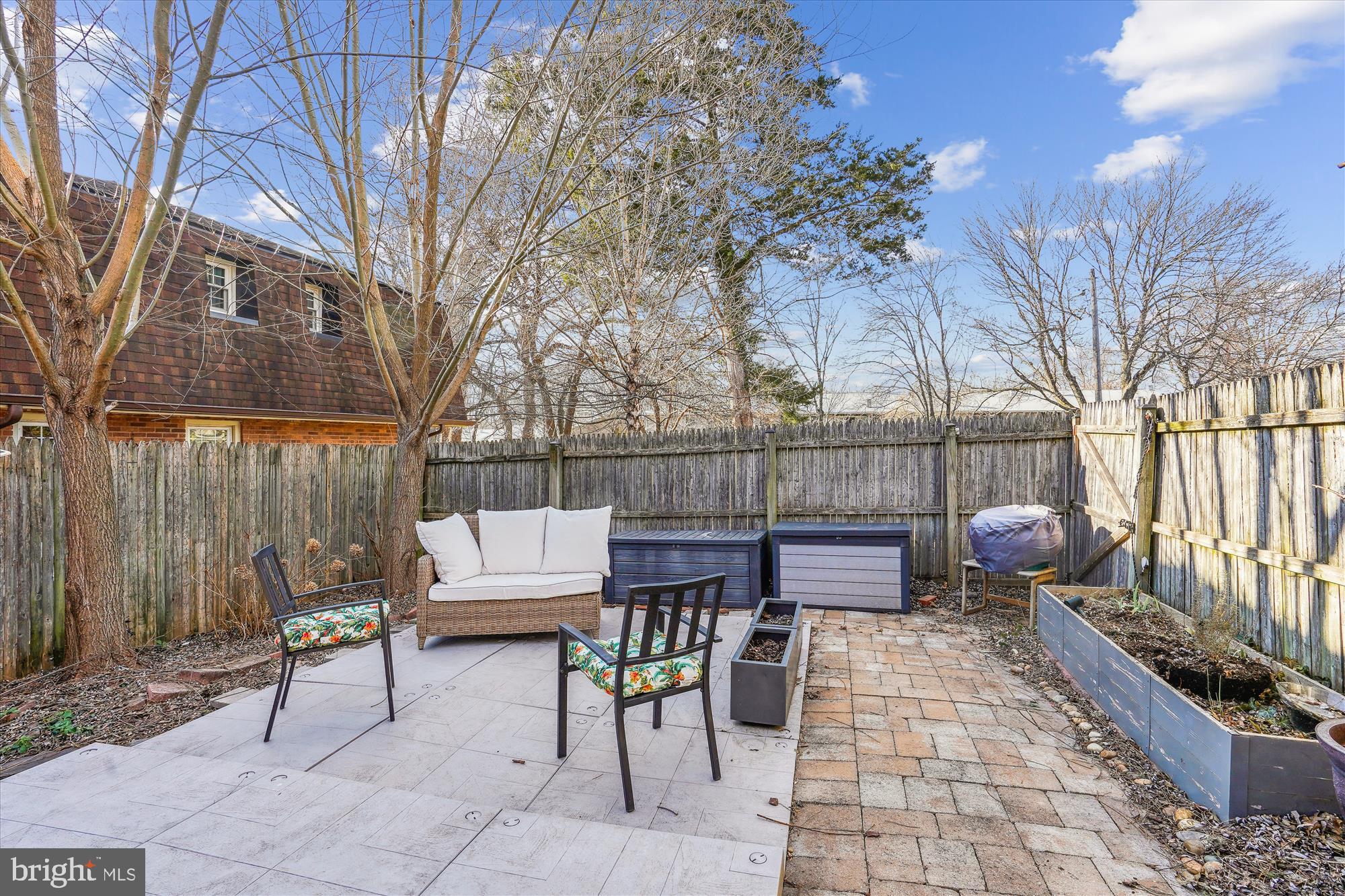 WINTER HILL - Residential