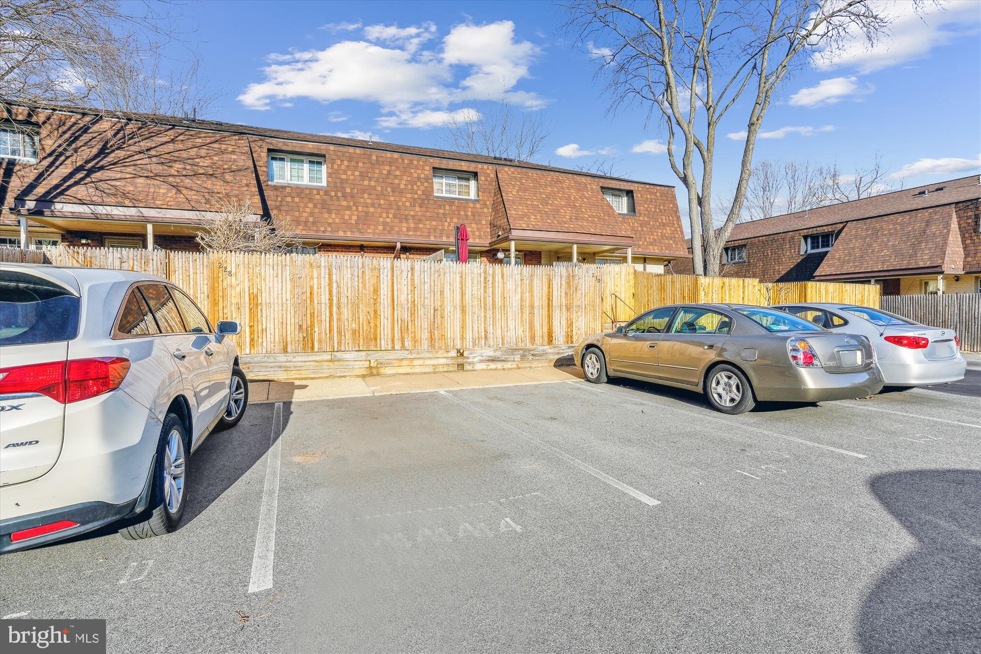 WINTER HILL - Residential