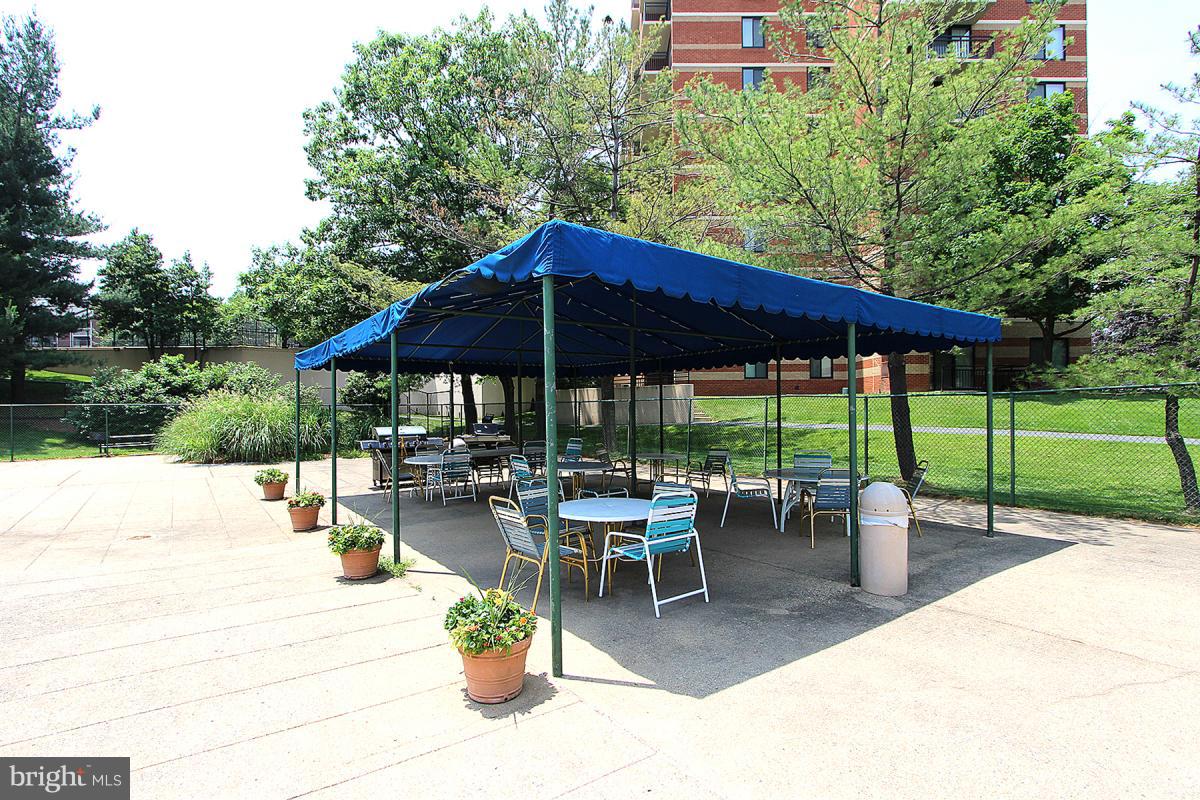 WASHINGTONIAN TOWER - Residential