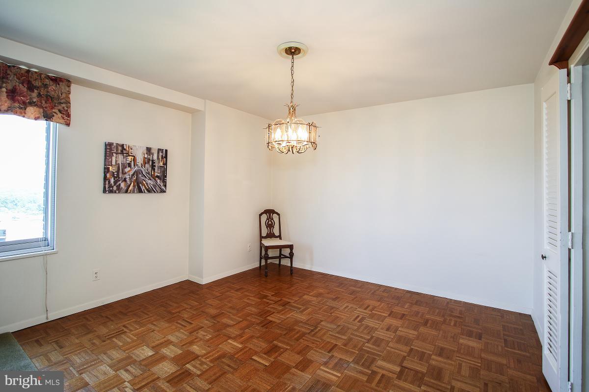 WASHINGTONIAN TOWER - Residential