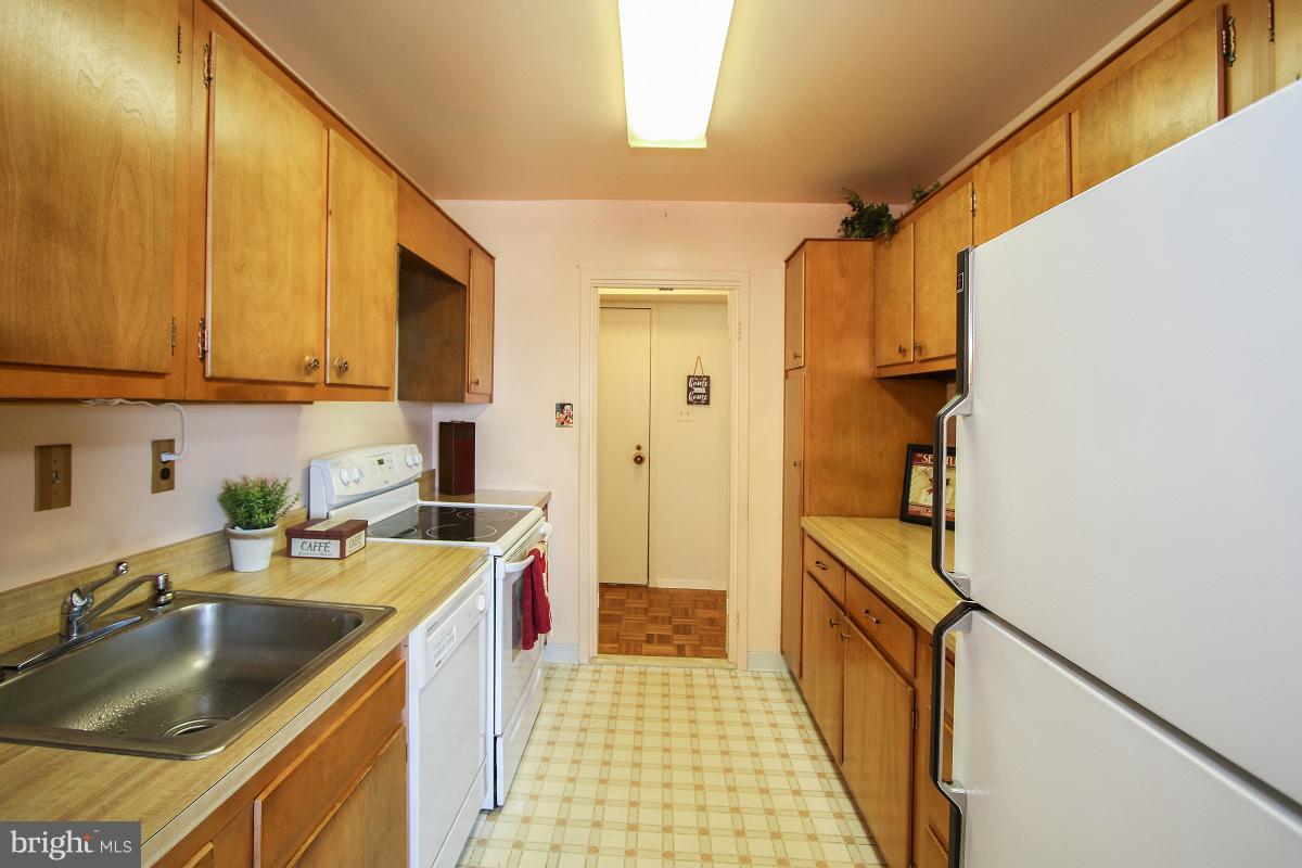 WASHINGTONIAN TOWER - Residential