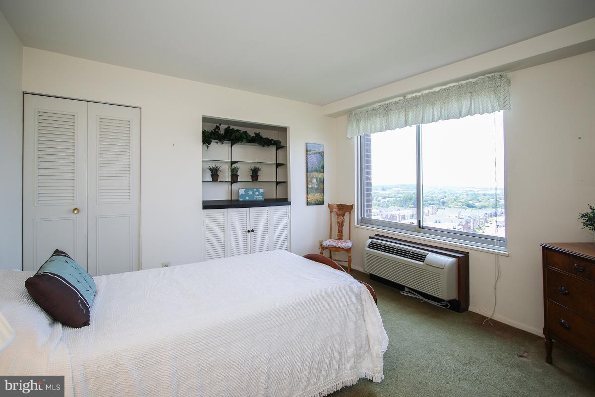 WASHINGTONIAN TOWER - Residential