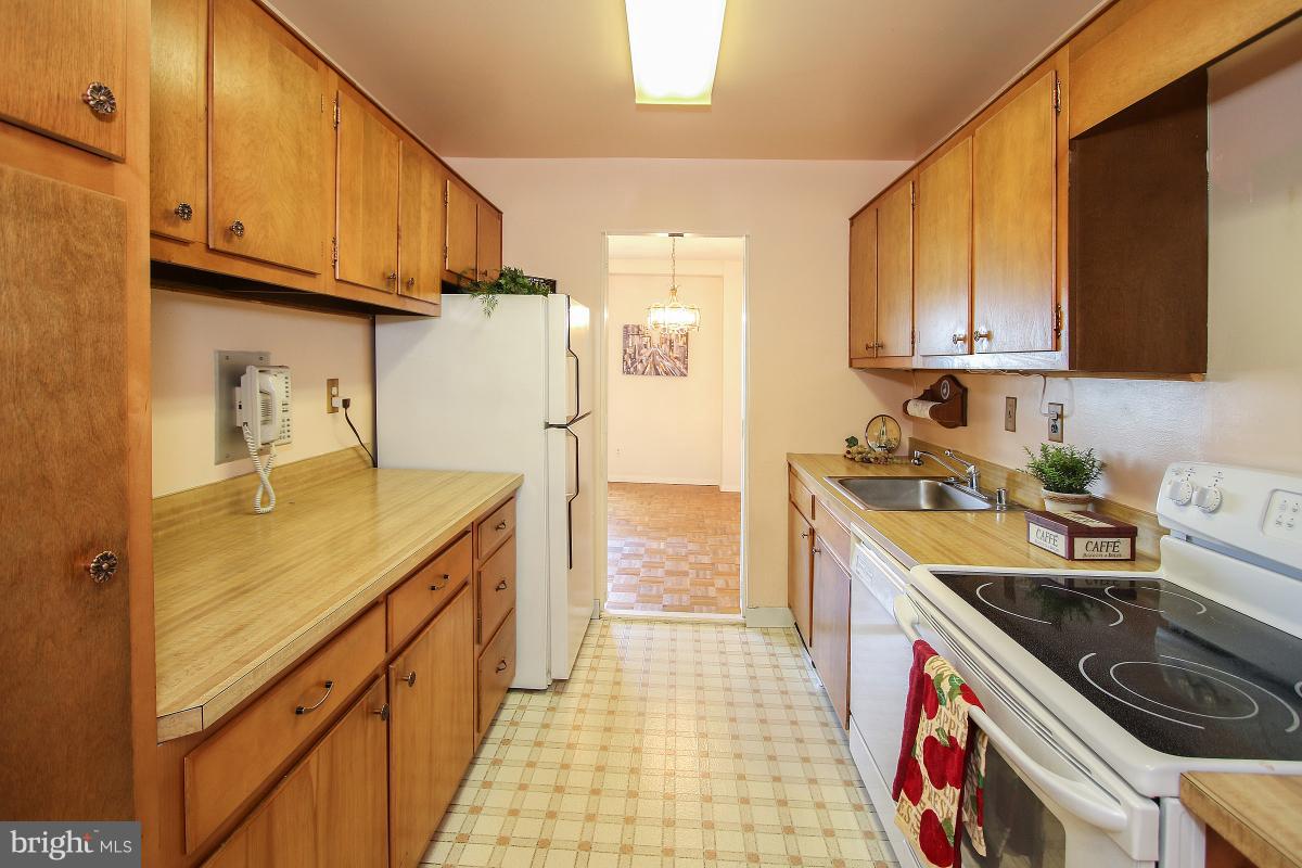 WASHINGTONIAN TOWER - Residential