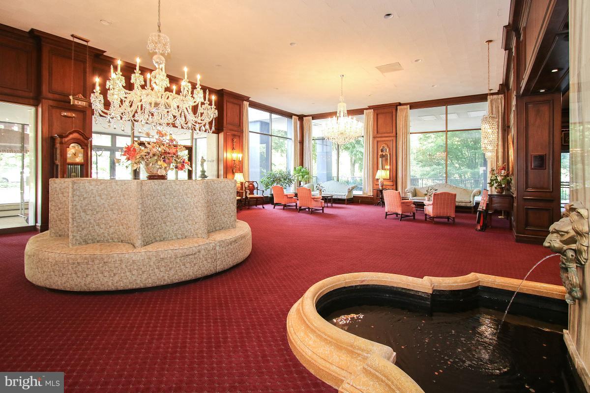 WASHINGTONIAN TOWER - Residential