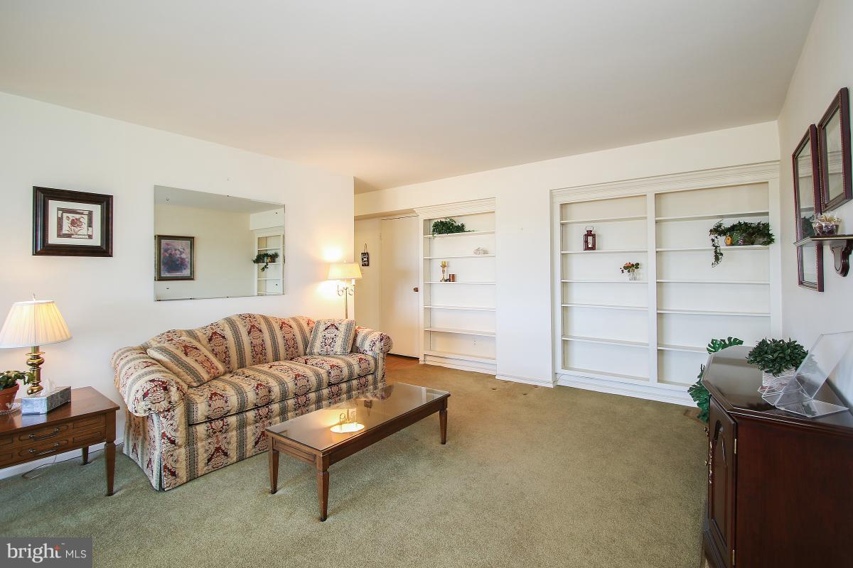 WASHINGTONIAN TOWER - Residential