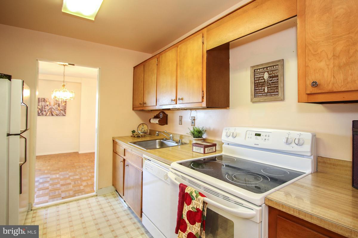 WASHINGTONIAN TOWER - Residential