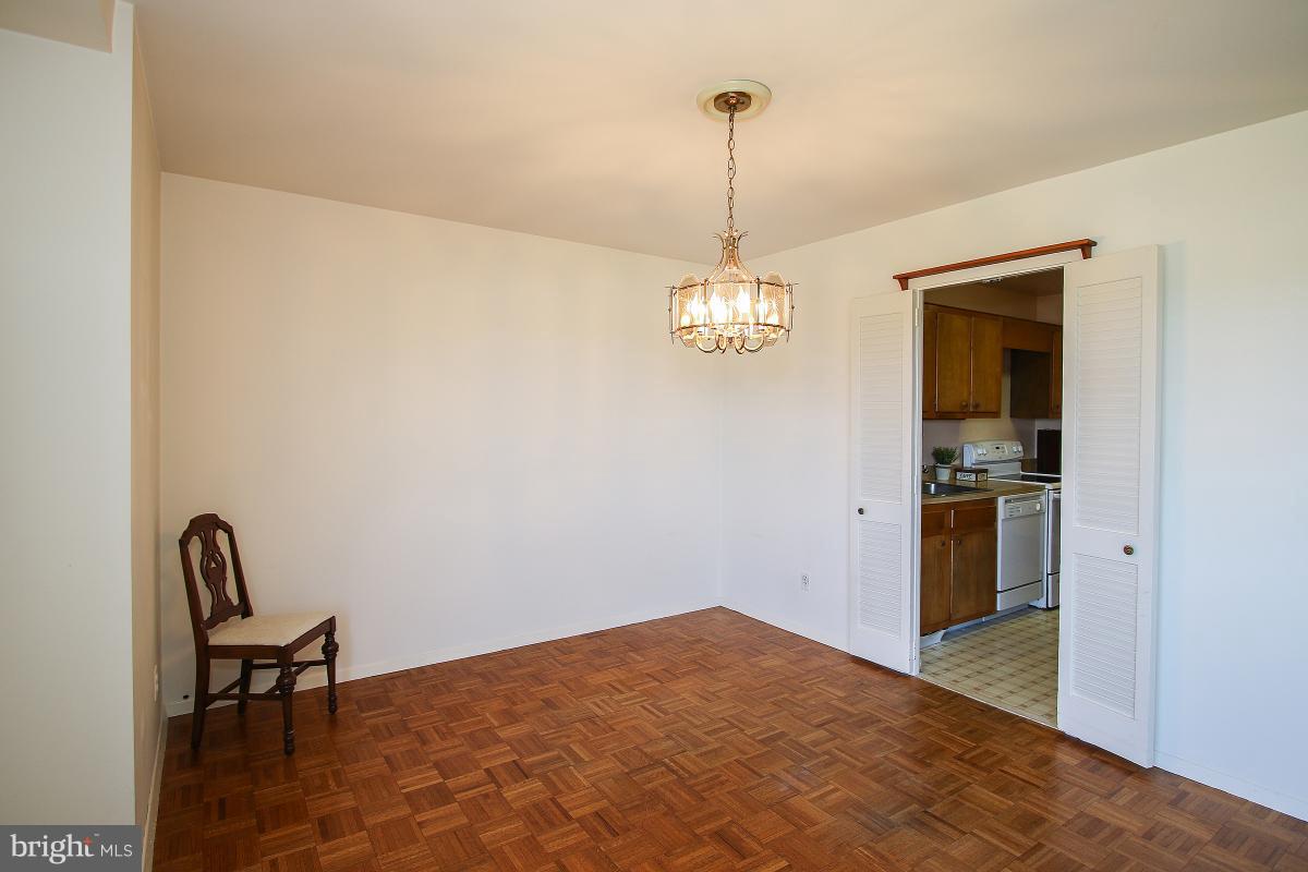 WASHINGTONIAN TOWER - Residential