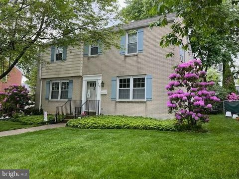 Homes For Sale - 240 Pinehurst Road<br/> WILMINGTON, DE 19803