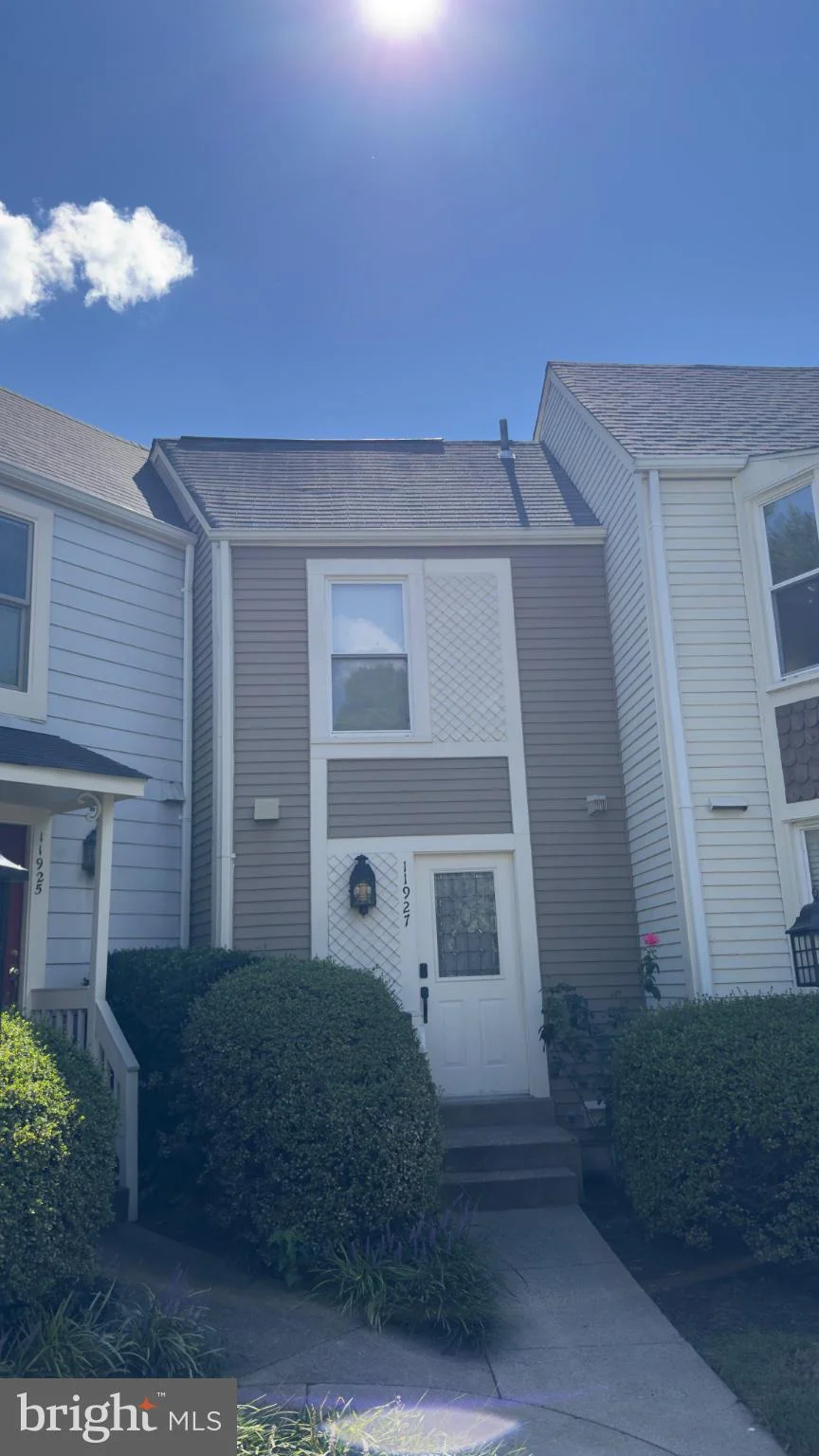 11927 Redtree Way, Reston, VA, 20194