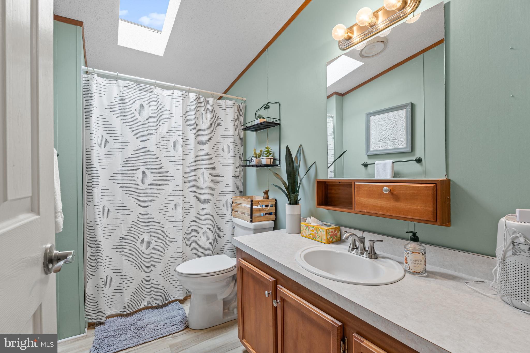 MARINERS COVE - Residential