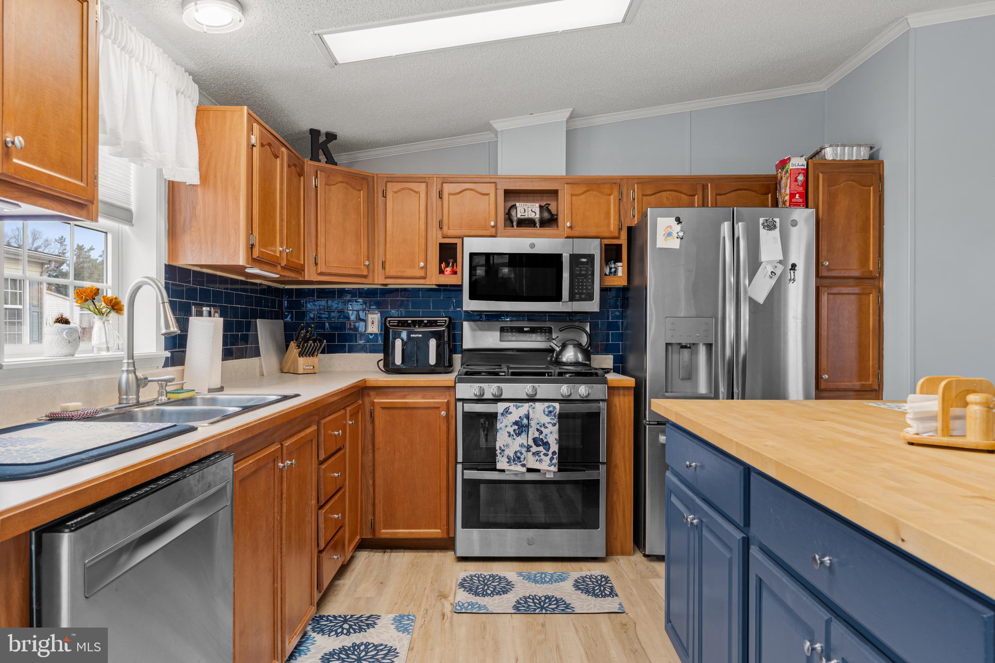 MARINERS COVE - Residential