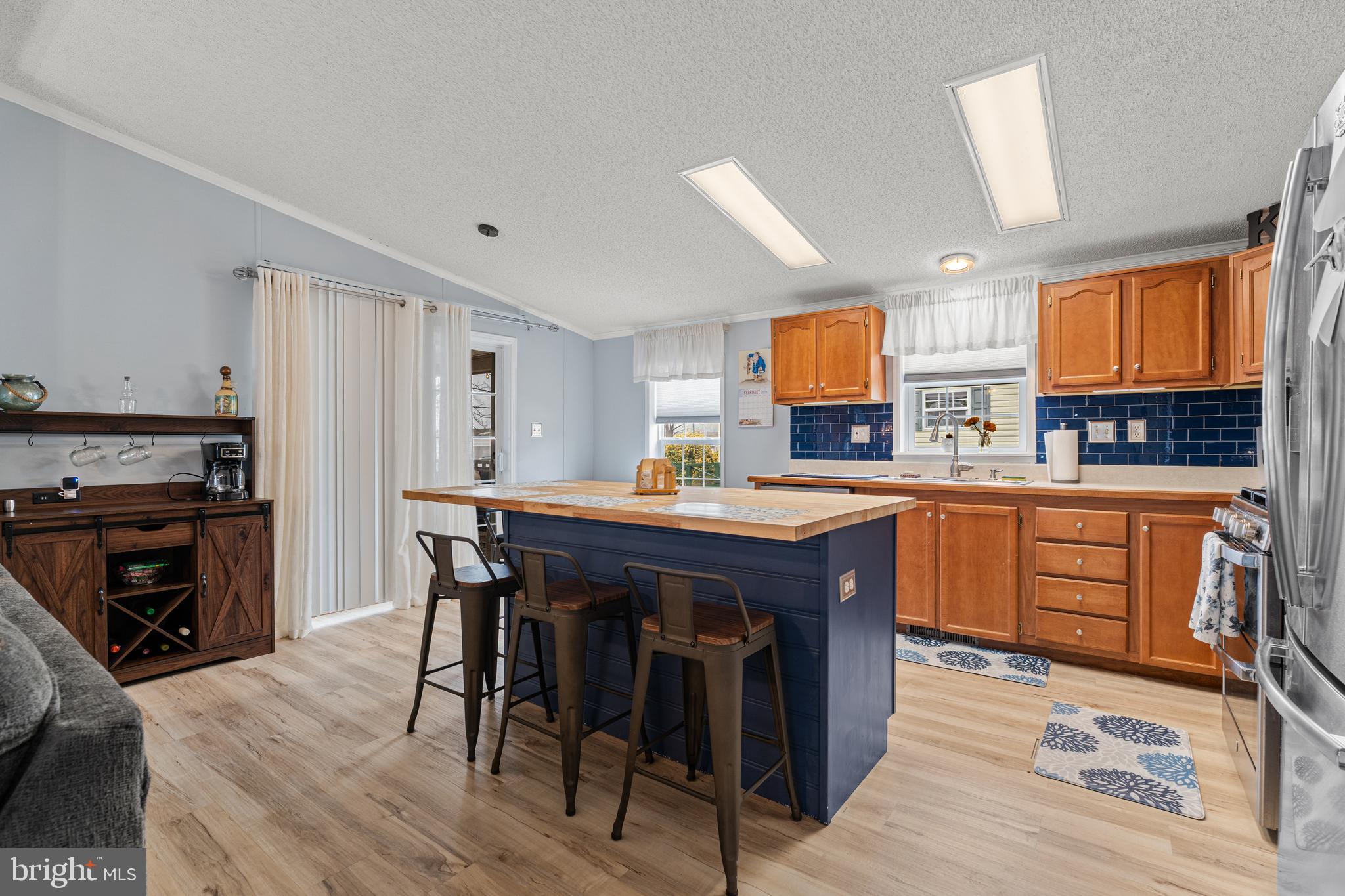 MARINERS COVE - Residential