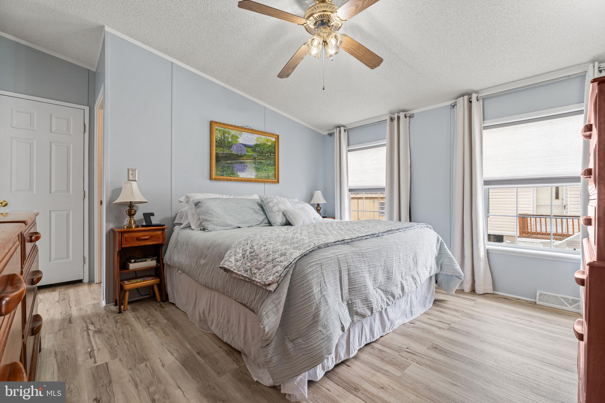 MARINERS COVE - Residential