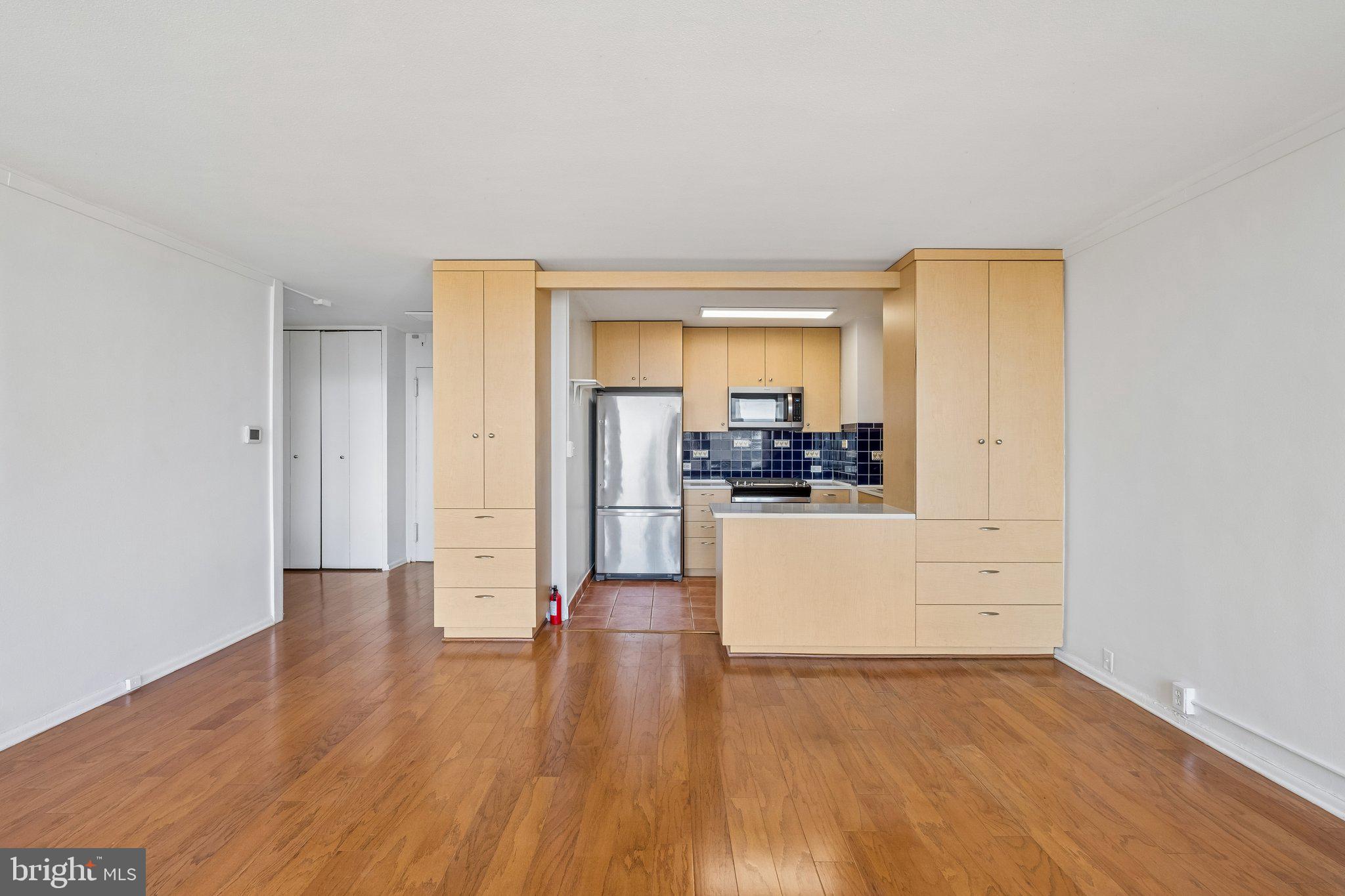 210 LOCUST STREET 18HW
