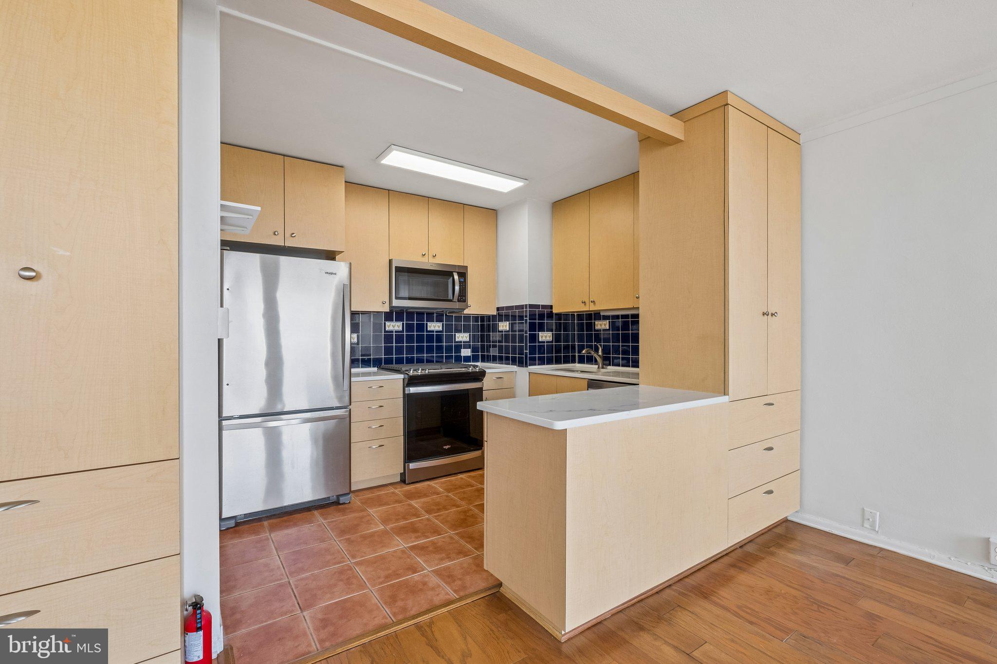 210 LOCUST STREET 18HW