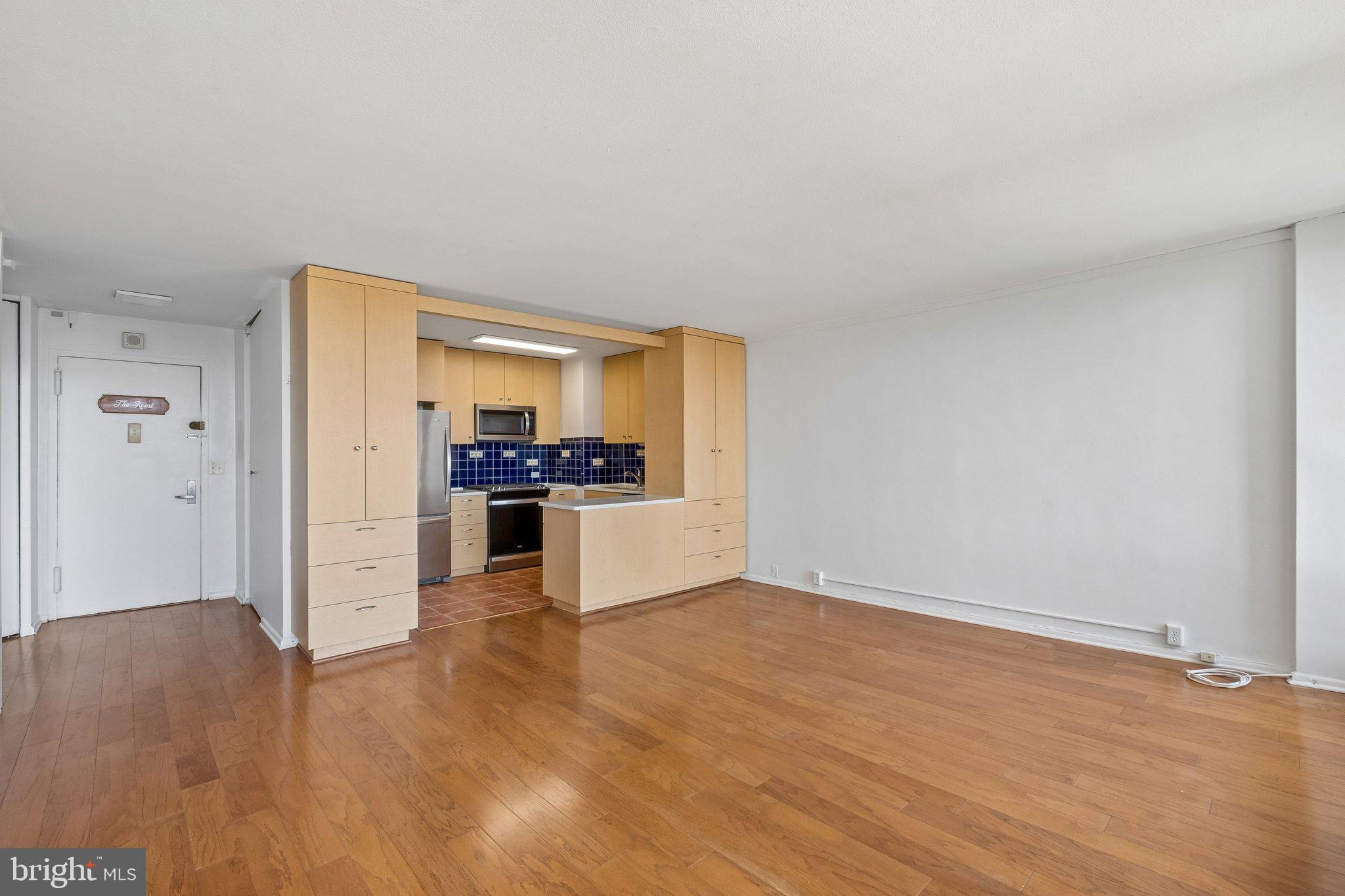 210 LOCUST STREET 18HW