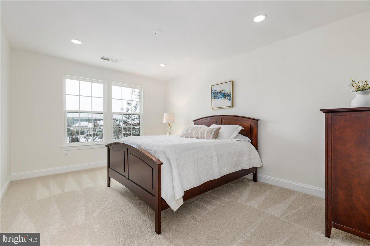 MEADOWS 2 - Residential