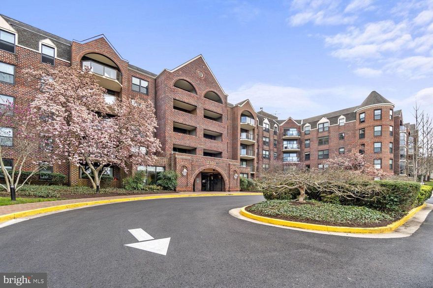 New Listing!  Priced to Sell -- Under Tax Assessment entry Opportunity to The Astoria Condominium with GARAGE PARKING in North Arlington.   Perfect Investment opportunity with instant income from tenant -- Condo Unit is leased thru May 2026.    Rare Studio floor plan with the best views (31 tier facing the rear / lovely views!) includes GARAGE PARKING SPACE #82 & IN-UNIT WASHER DRYER.   BRAND RENOVATED KITCHEN ---- White Cabinetry,  Quartz Countertops,  New Stainless Appliances.   Spacious open floor plan with upgraded Hardwood floors.   Replaced Washer Dryer in-unit and also has Central HVAC.  The bathroom features a Spacious walk-in closet with multiple storage spaces and Shower/Tub.  The BEST feature is the oversized private Balcony - facing the outdoor pool and lush greenery.   Extra Storage Cage conveys for luggage, seasonal items, etc.  
LOCATION --- Steps to Clarendon, Rosslyn and Georgetown DC, minutes to Washington National DCA Airport.  The Astoria includes excellent amenities - Concierge Desk,  Fitness Center, Sauna, On-Site Management, Tennis court, Outdoor Pool.   Courthouse and Rosslyn METRO are steps away. 
Do not let this opportunity slip away -- It is very Rare to find a Studio with the BEST views at 2100 Langston Blvd -- The Astoria Condominium.  Contact Agent for Details