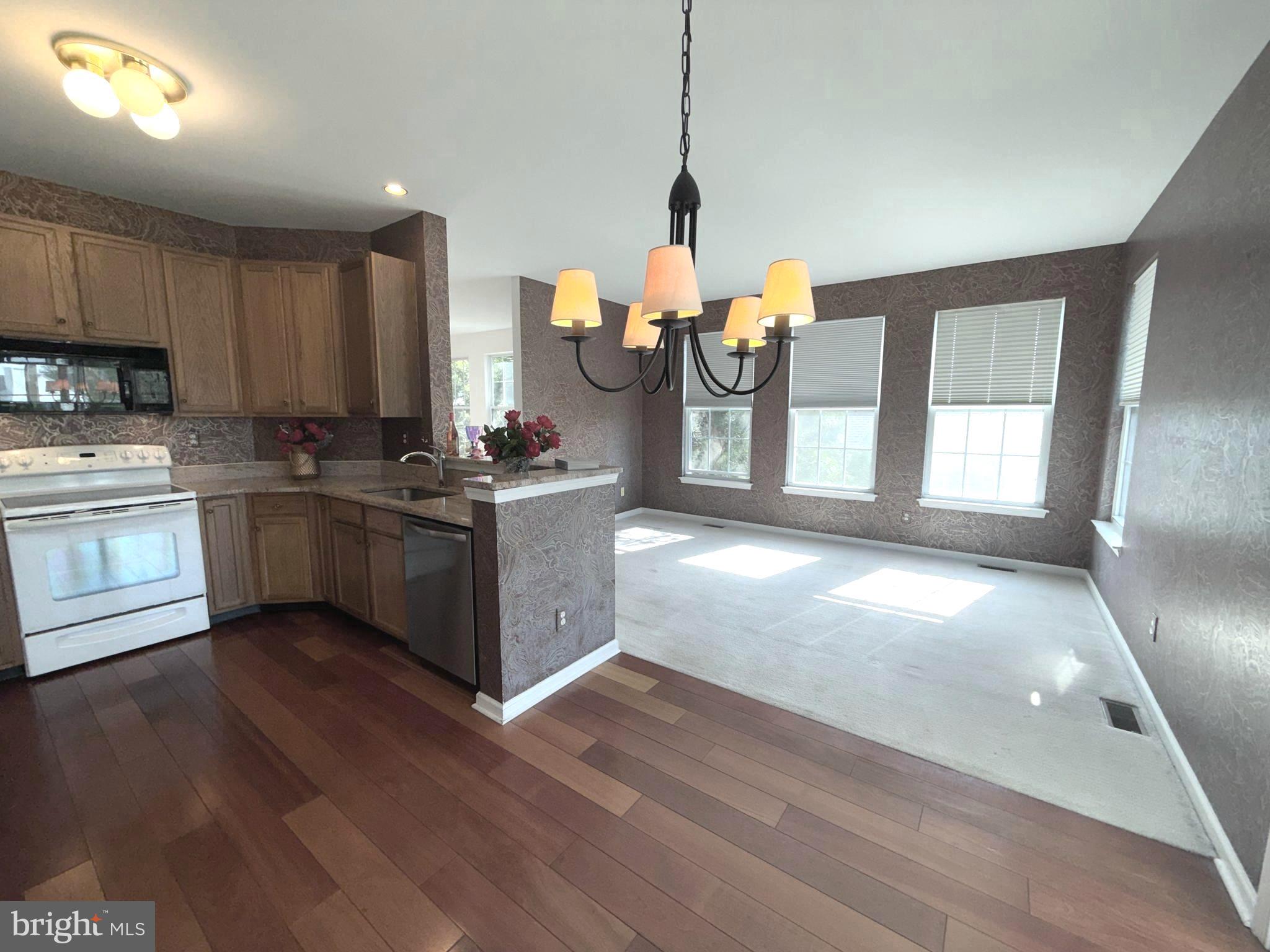 FOX HILL FARM - Residential