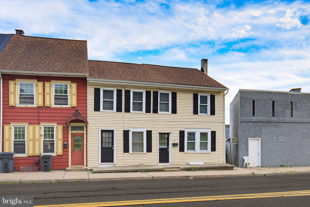 Photo of 18 Lancaster Avenue, COLUMBIA, PA 17512 (MLS # PALA2090340)