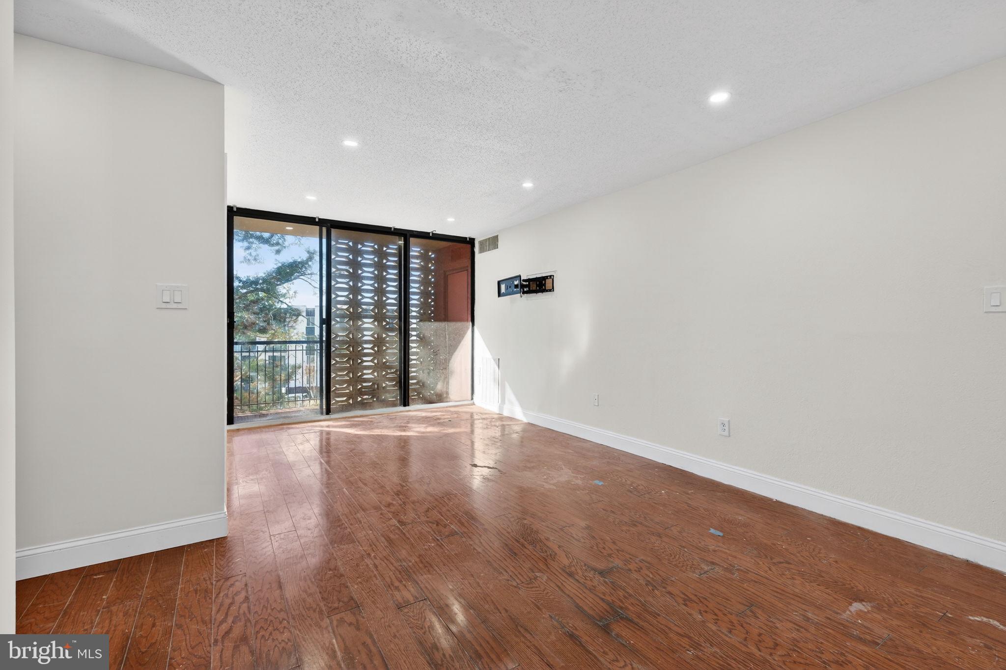 TWENTY-ONE - Residential Lease