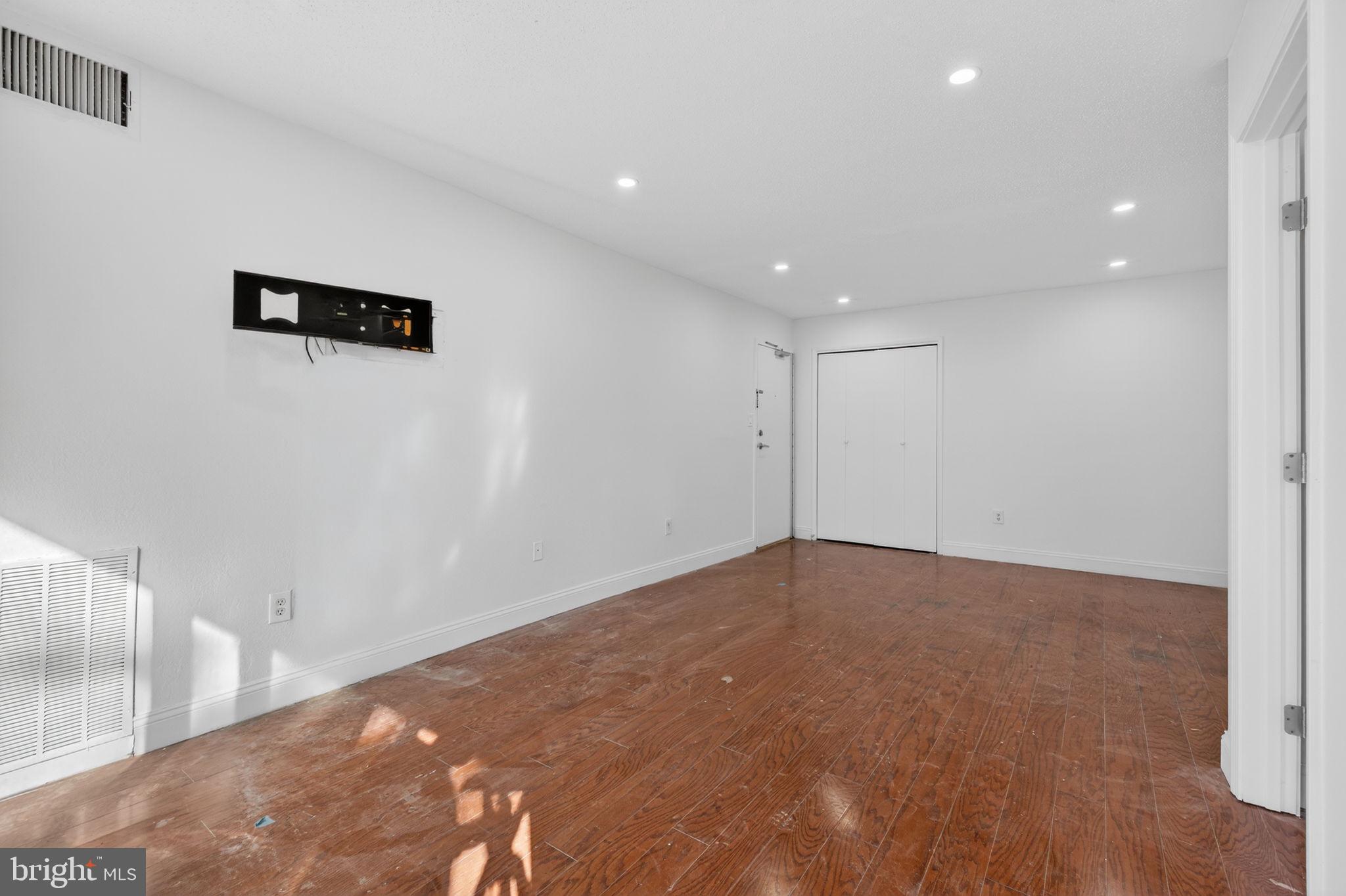 TWENTY-ONE - Residential Lease