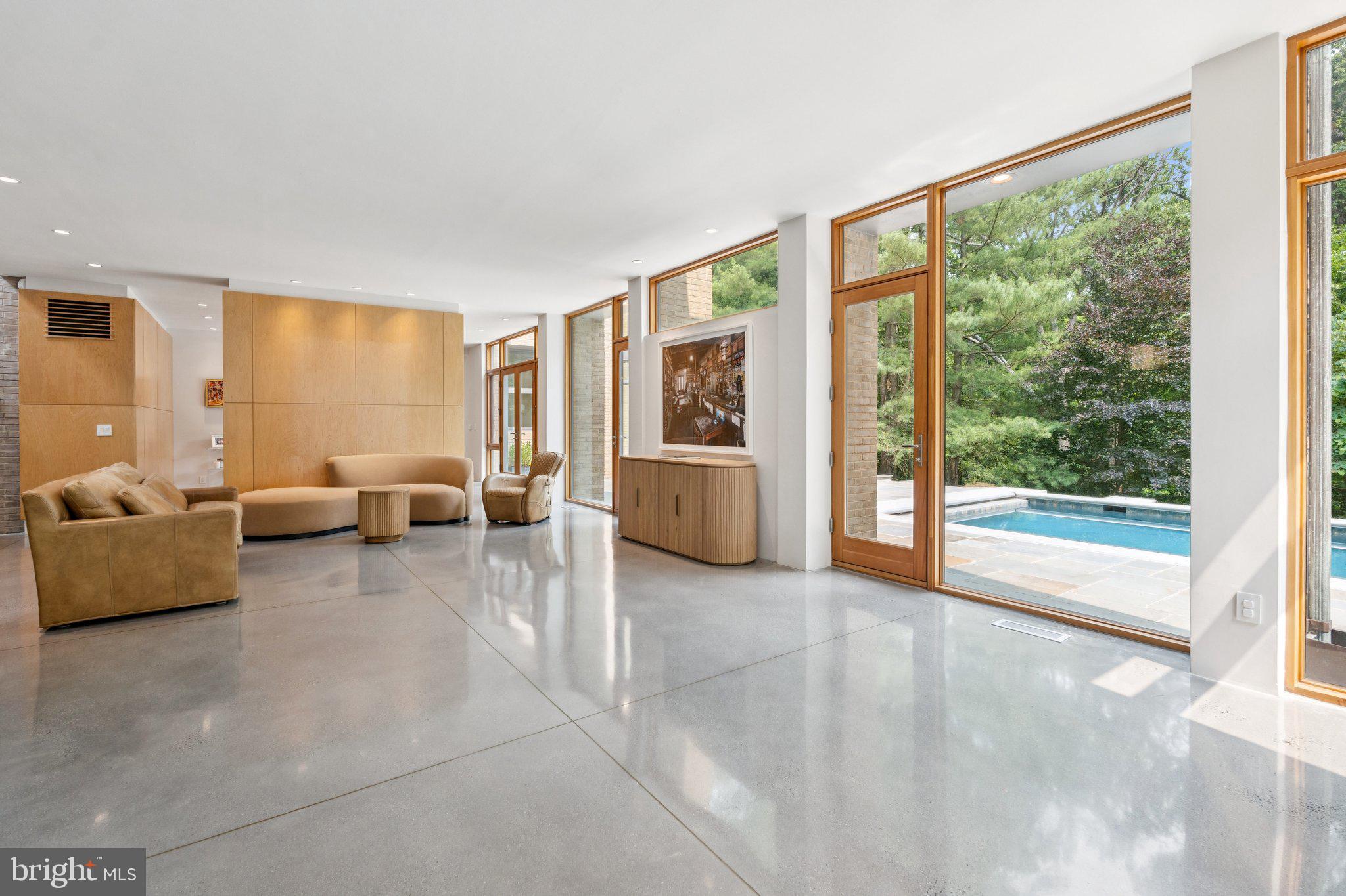 ARLINGWOOD - Residential