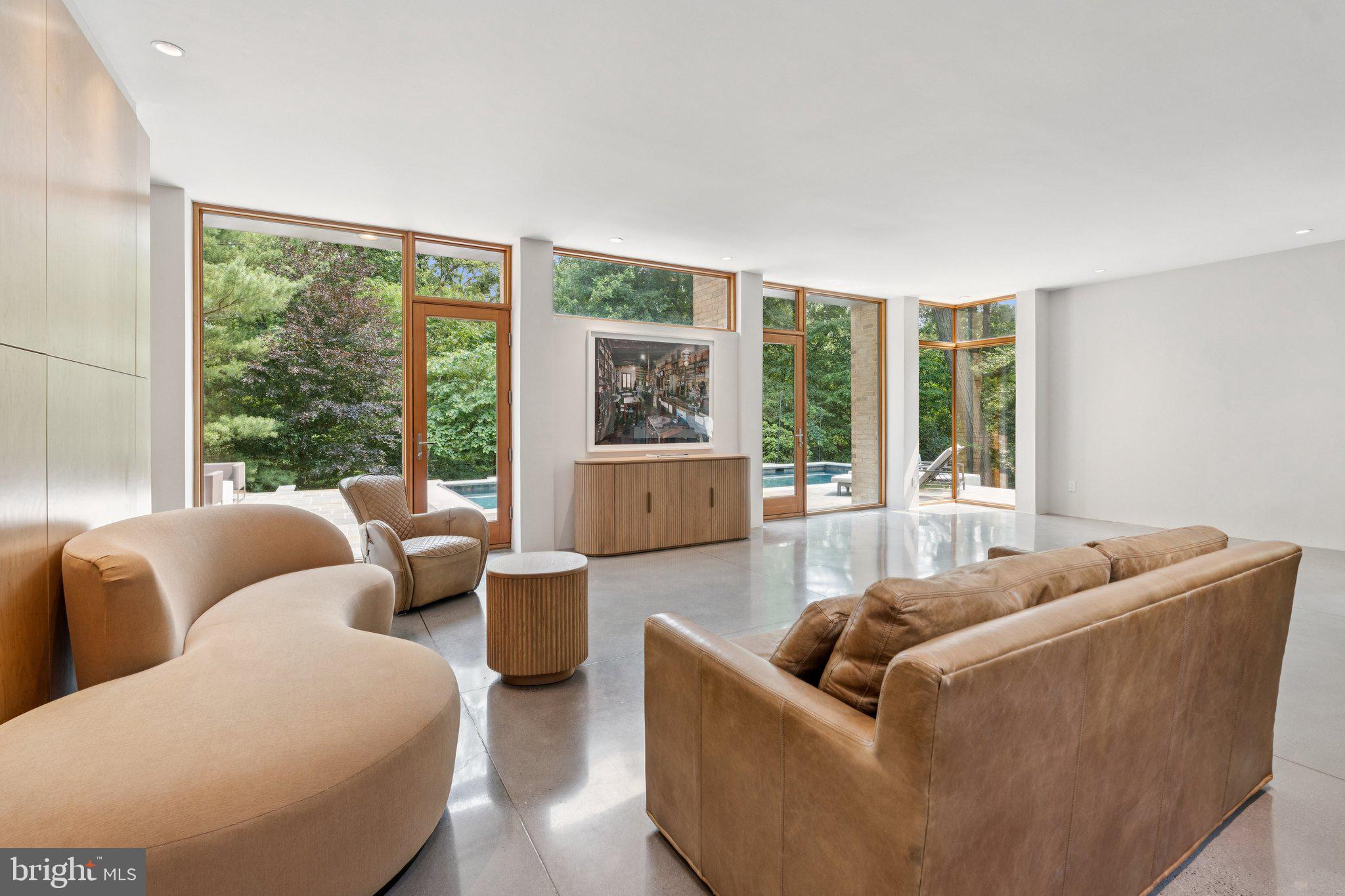 ARLINGWOOD - Residential