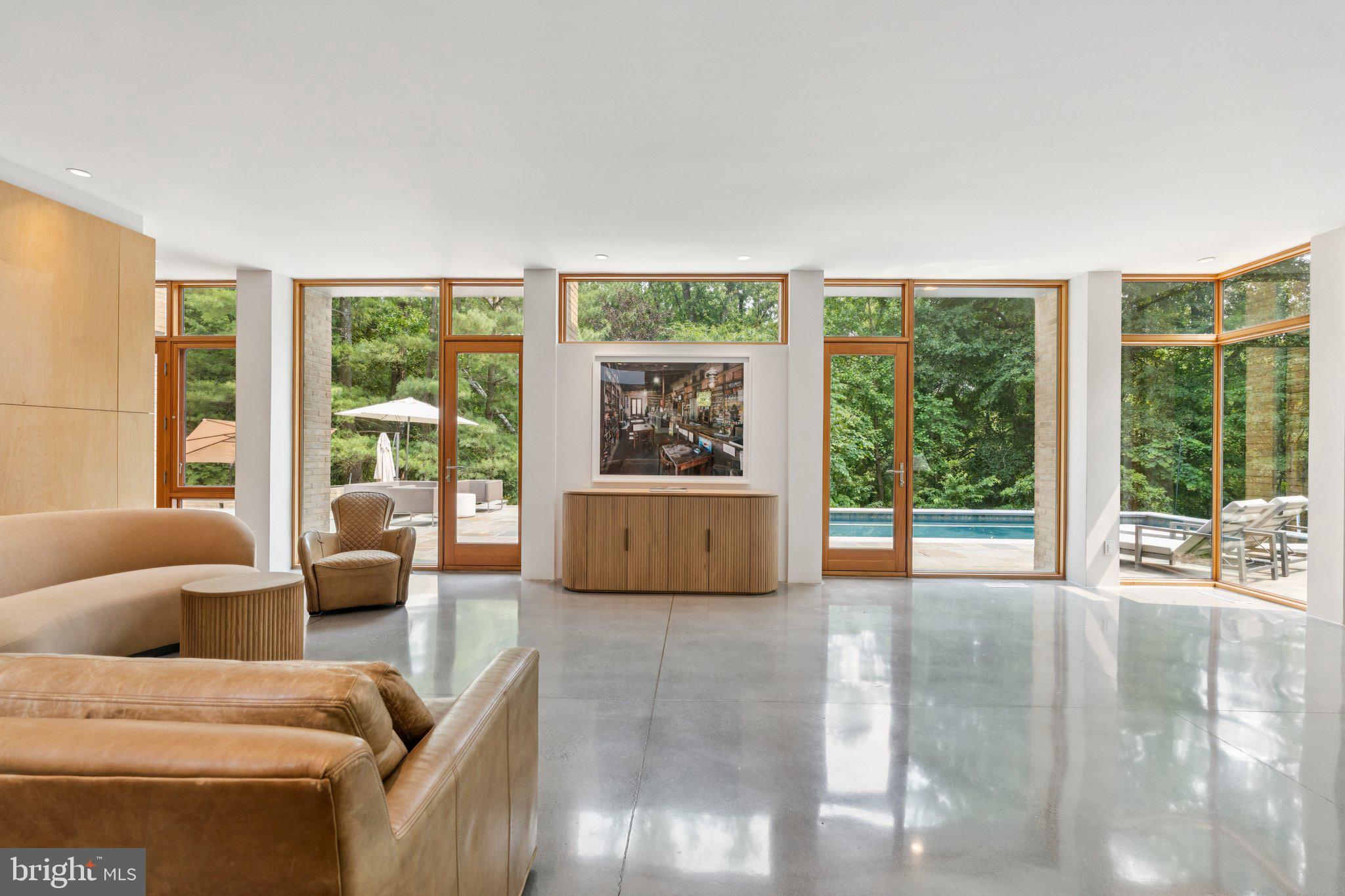 ARLINGWOOD - Residential