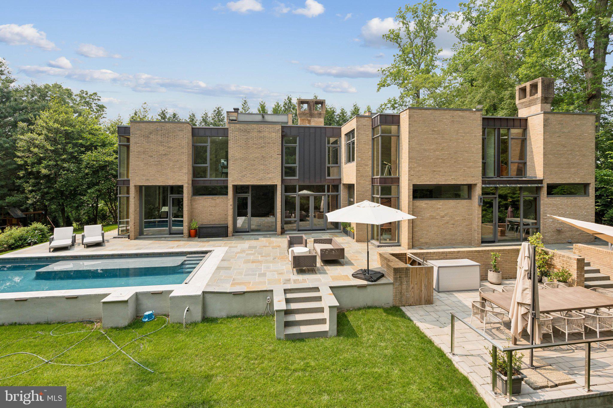 ARLINGWOOD - Residential