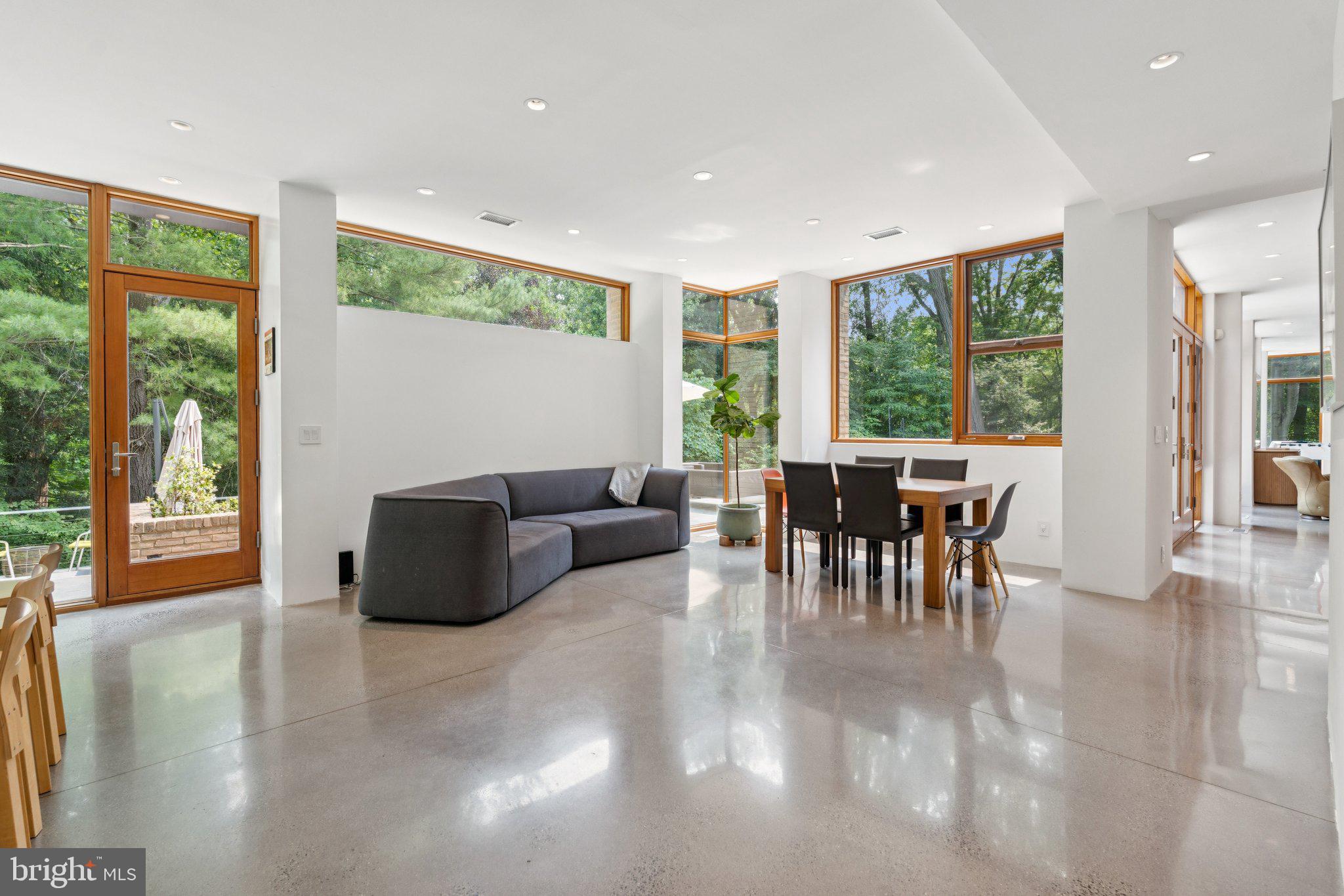 ARLINGWOOD - Residential