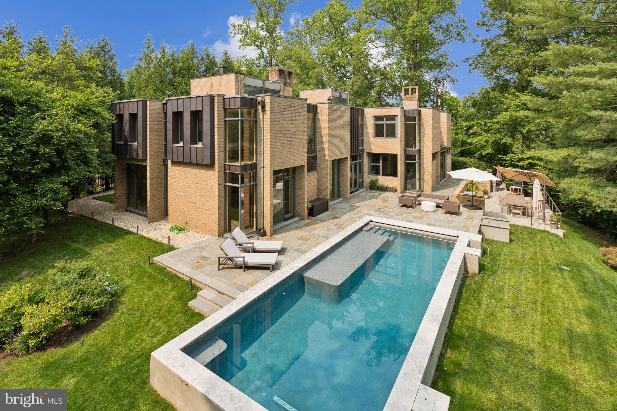 ARLINGWOOD - Residential