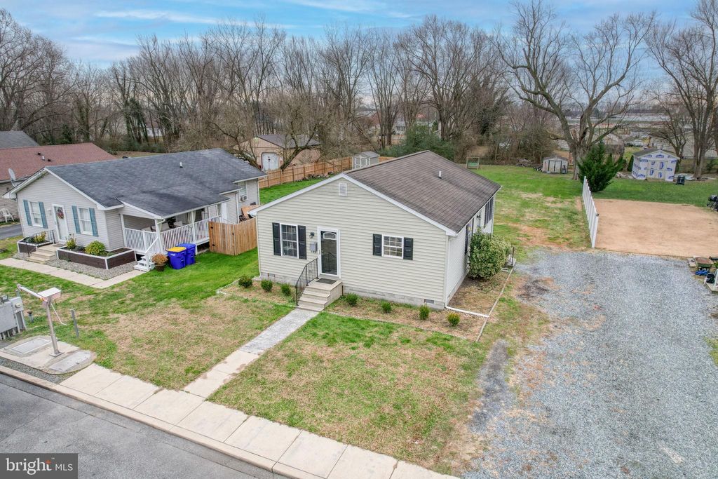 Photo of 123 W Mispillion Street, HARRINGTON, DE 19952 (MLS # DEKT2043094)