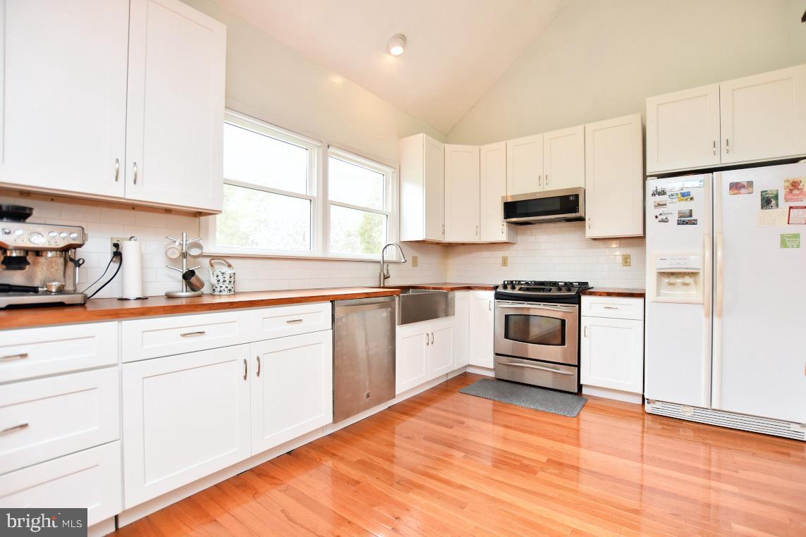 21 HORSESHOE DRIVE