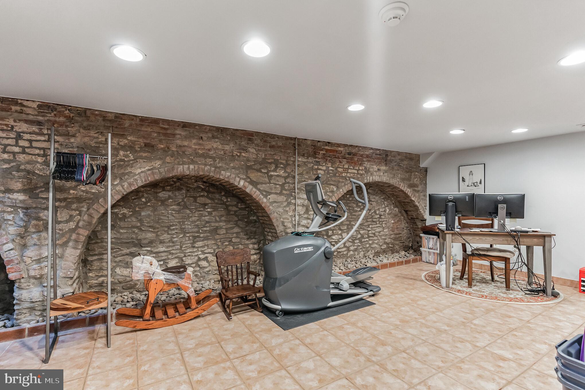 OLD CITY - Residential Lease