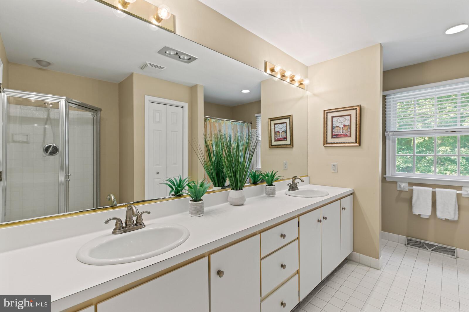 MAPLE GLEN - Residential