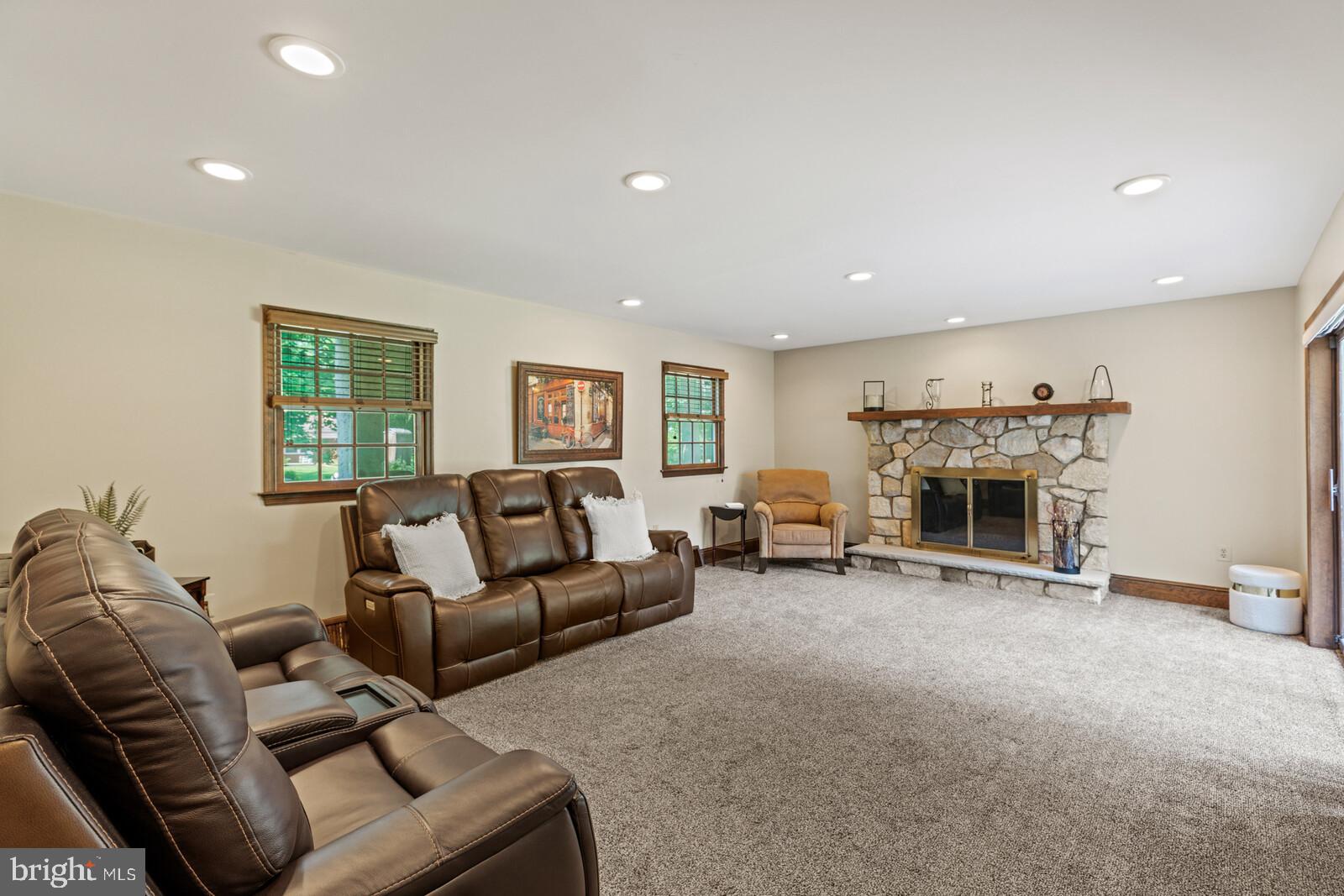 MAPLE GLEN - Residential