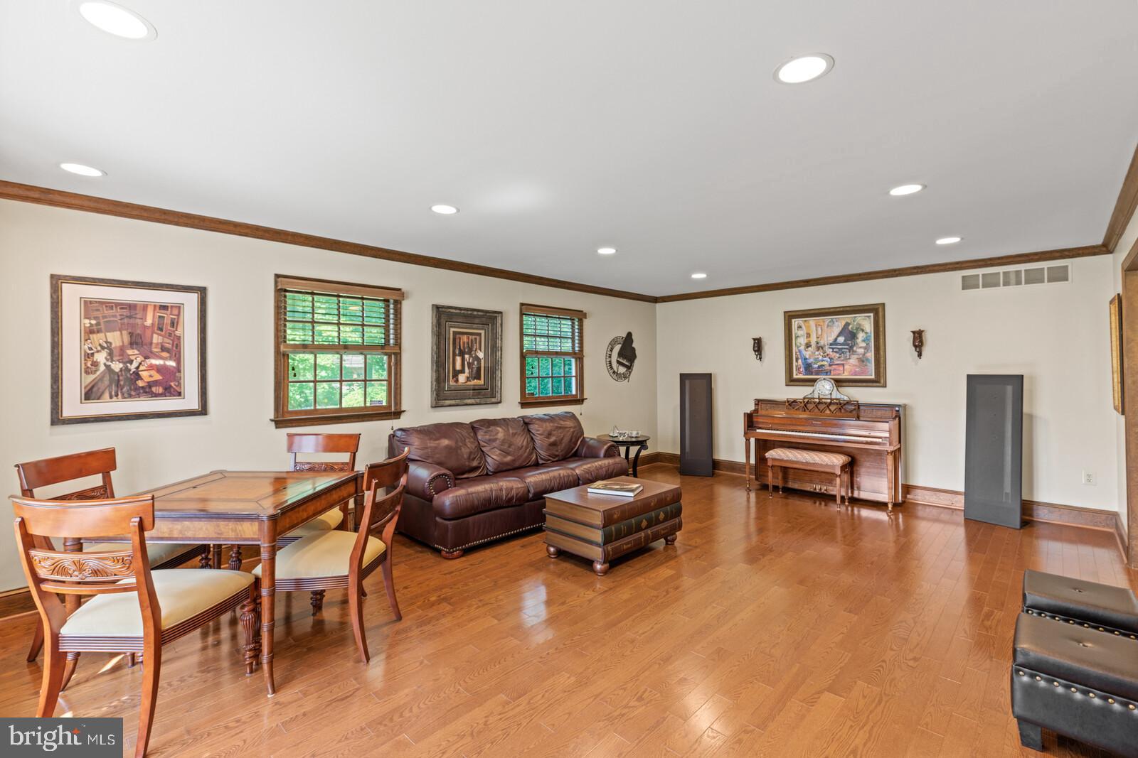 MAPLE GLEN - Residential