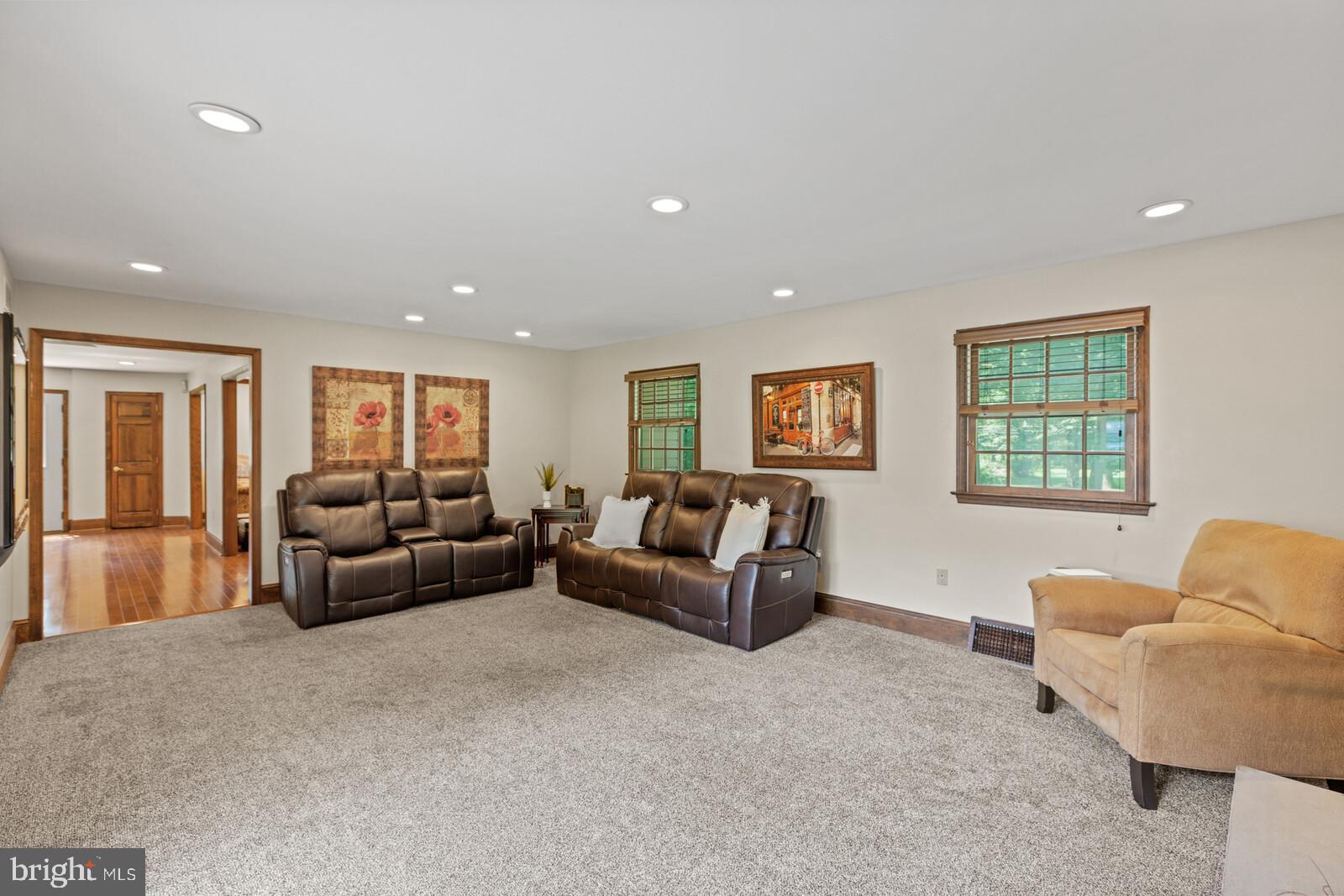 MAPLE GLEN - Residential