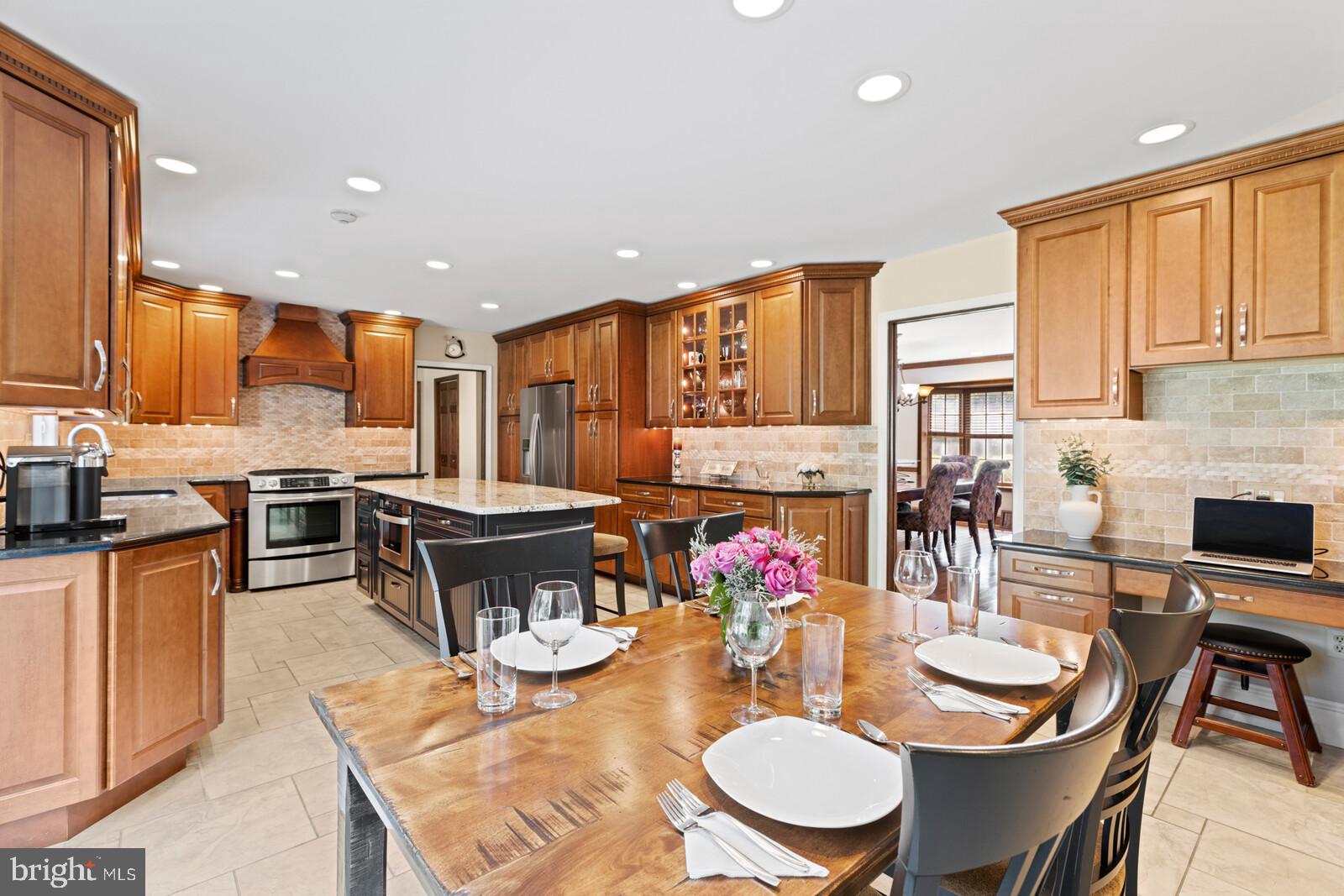 MAPLE GLEN - Residential