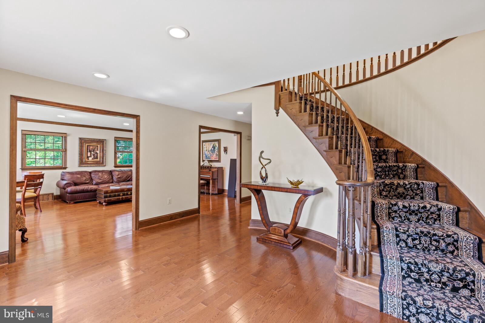 MAPLE GLEN - Residential