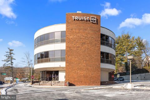 Photo of 667 Welsh Road #2, HUNTINGDON VALLEY, PA 19006 (MLS # PAMC2144352)