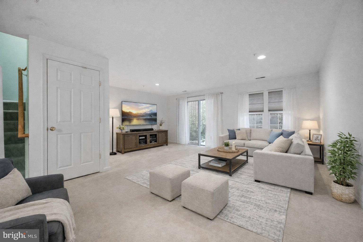 SEVEN OAKS - Residential