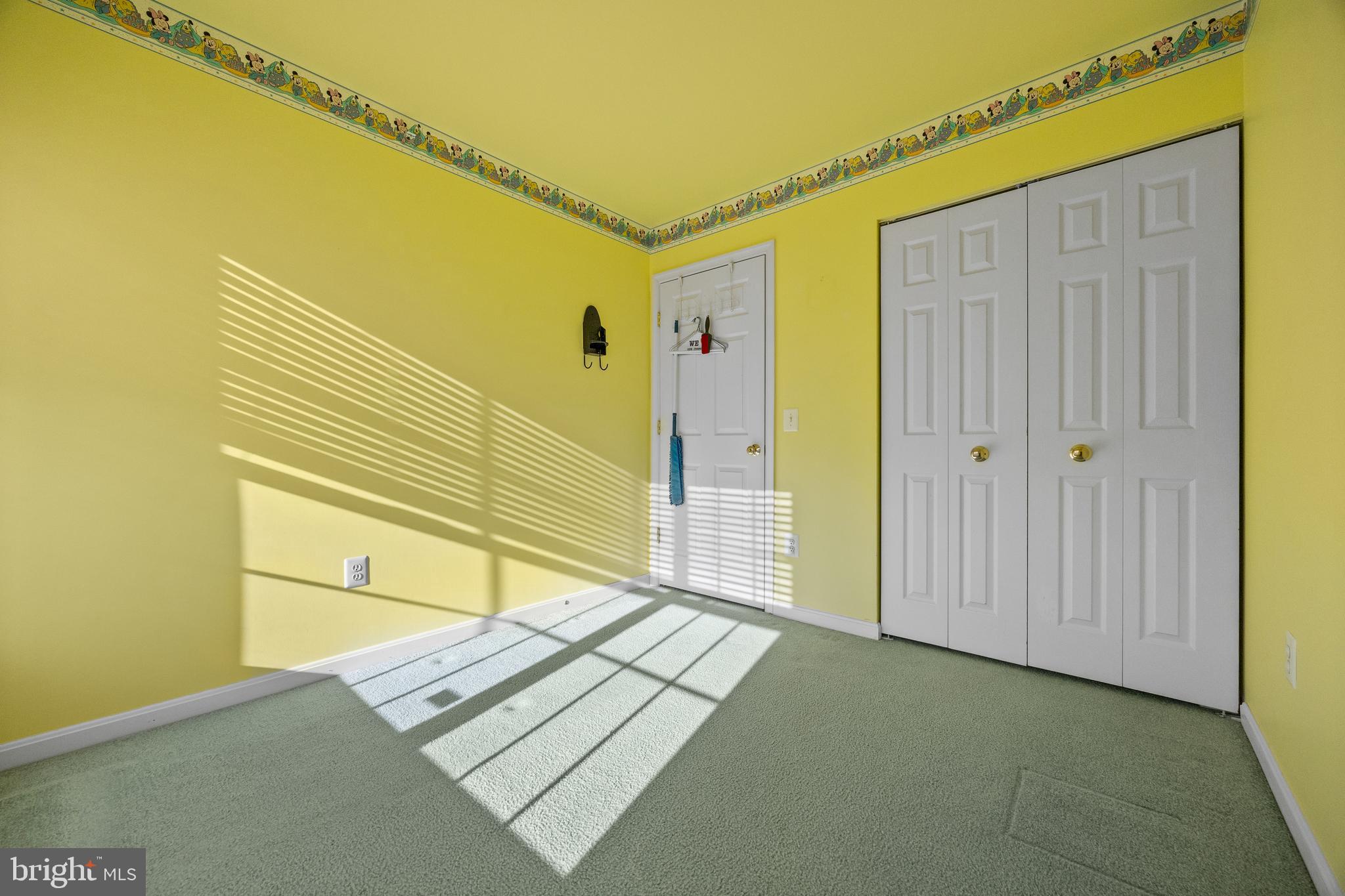 SEVEN OAKS - Residential