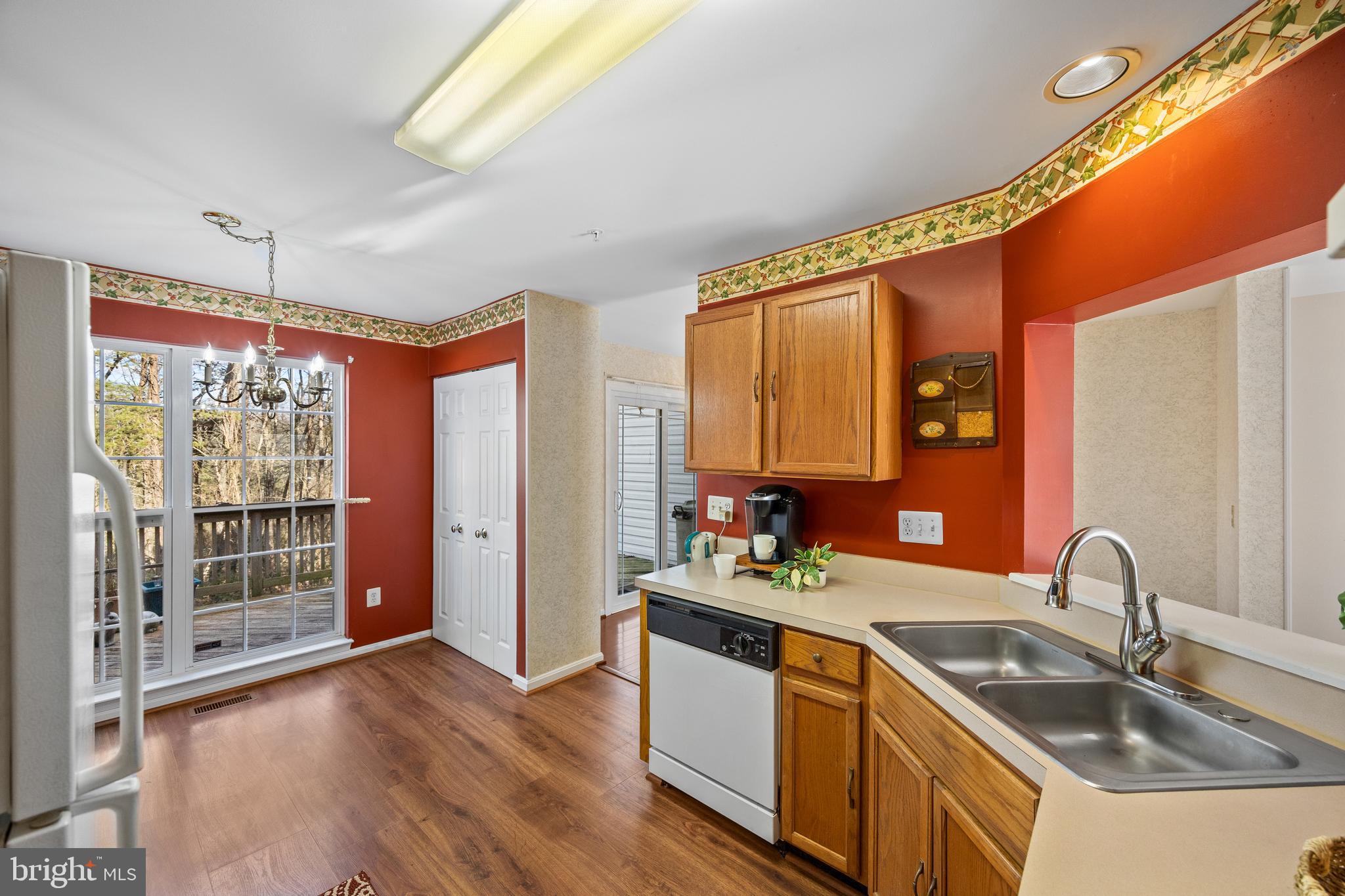 SEVEN OAKS - Residential