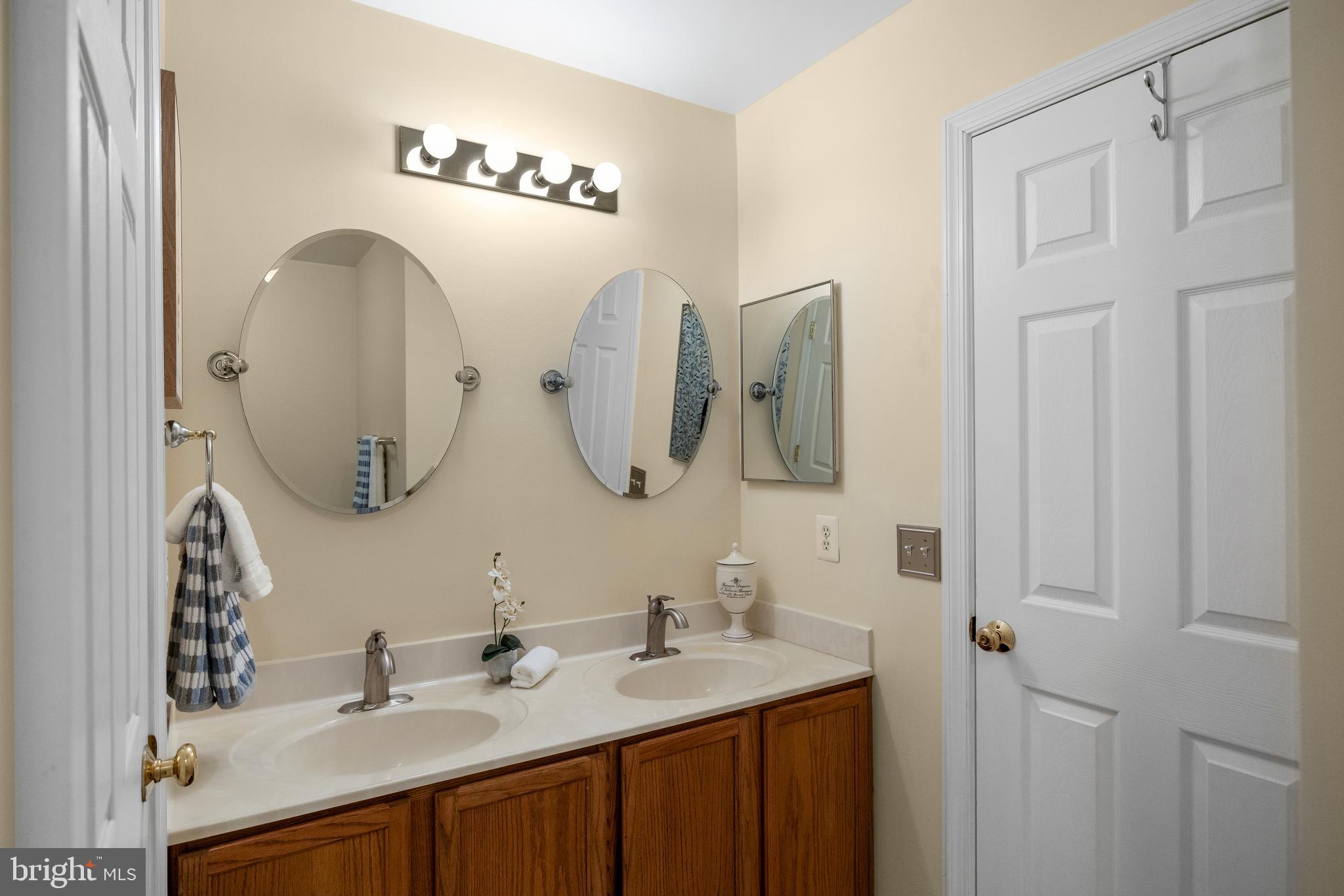 SEVEN OAKS - Residential