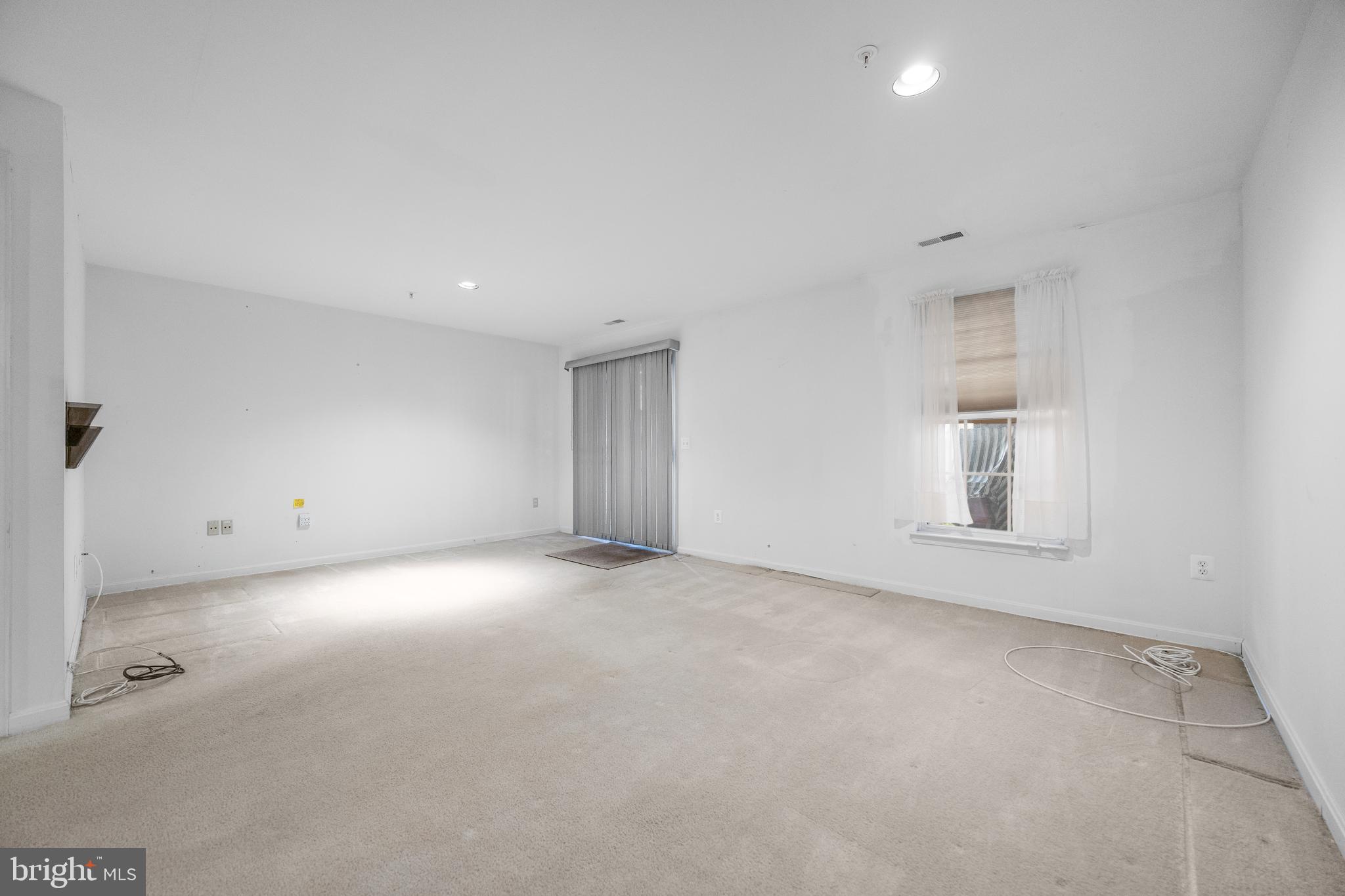 SEVEN OAKS - Residential