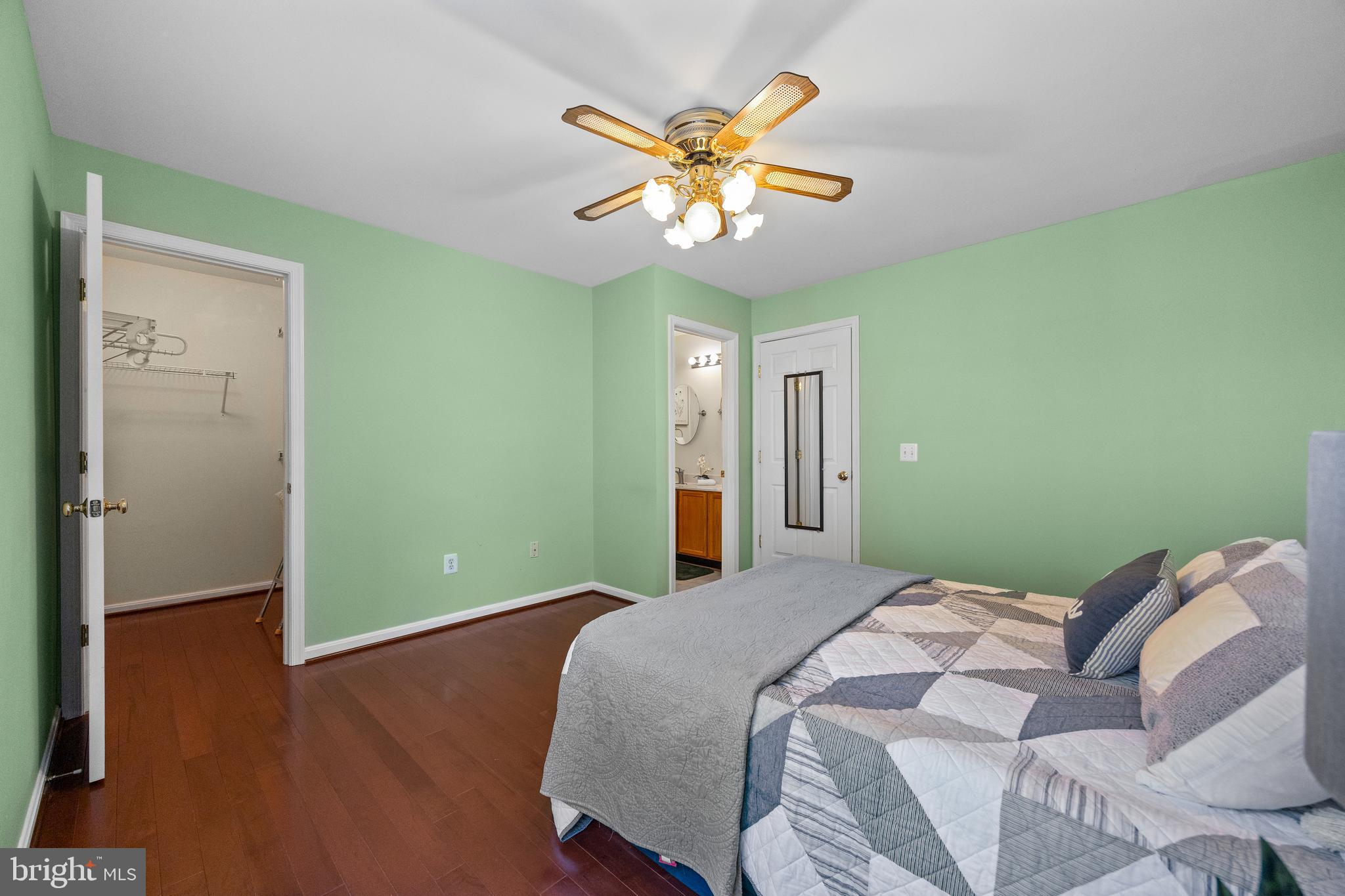 SEVEN OAKS - Residential