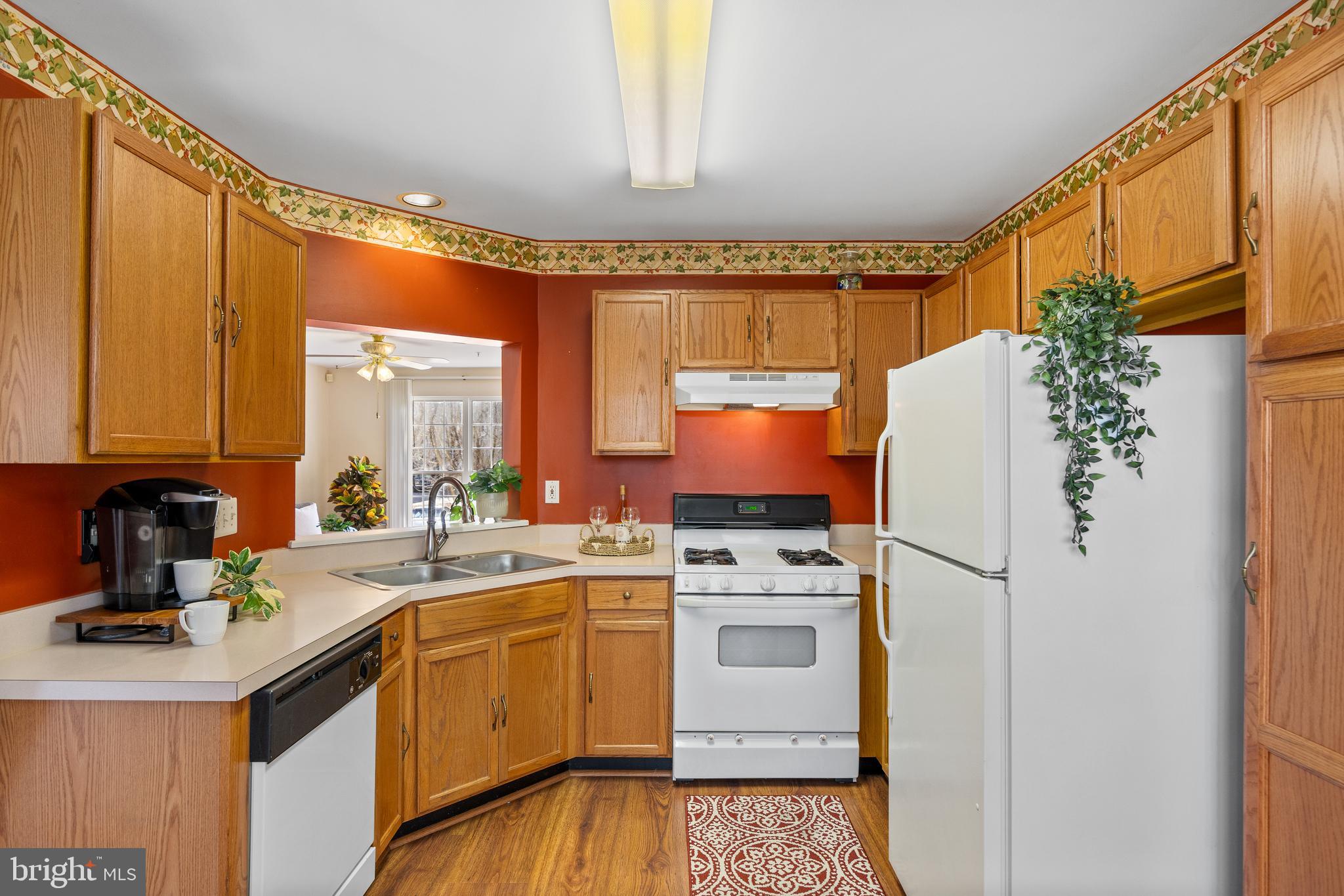 SEVEN OAKS - Residential