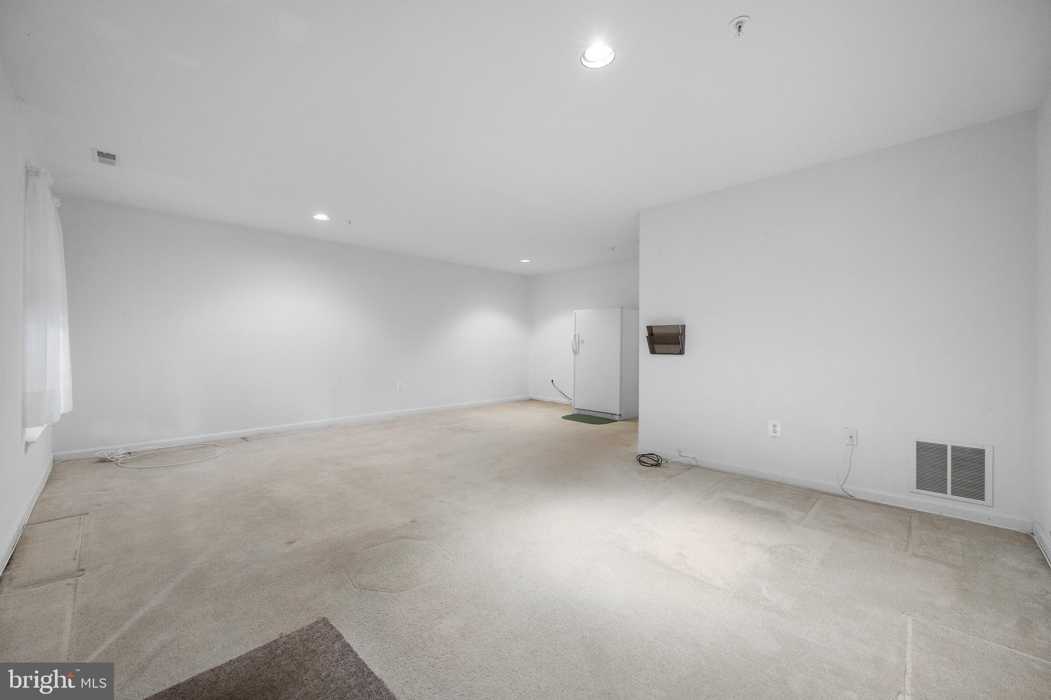 SEVEN OAKS - Residential